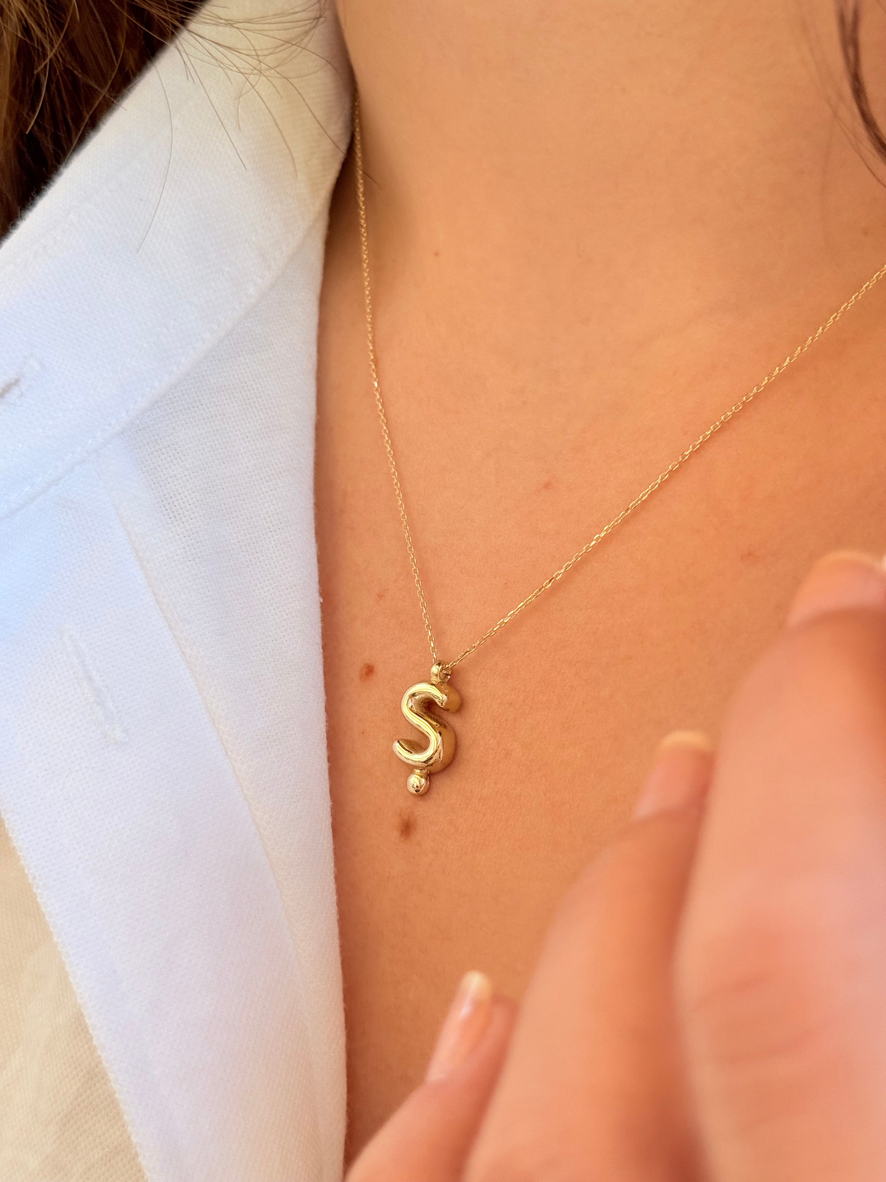 "Ş" Balon Harf Altın Kolye