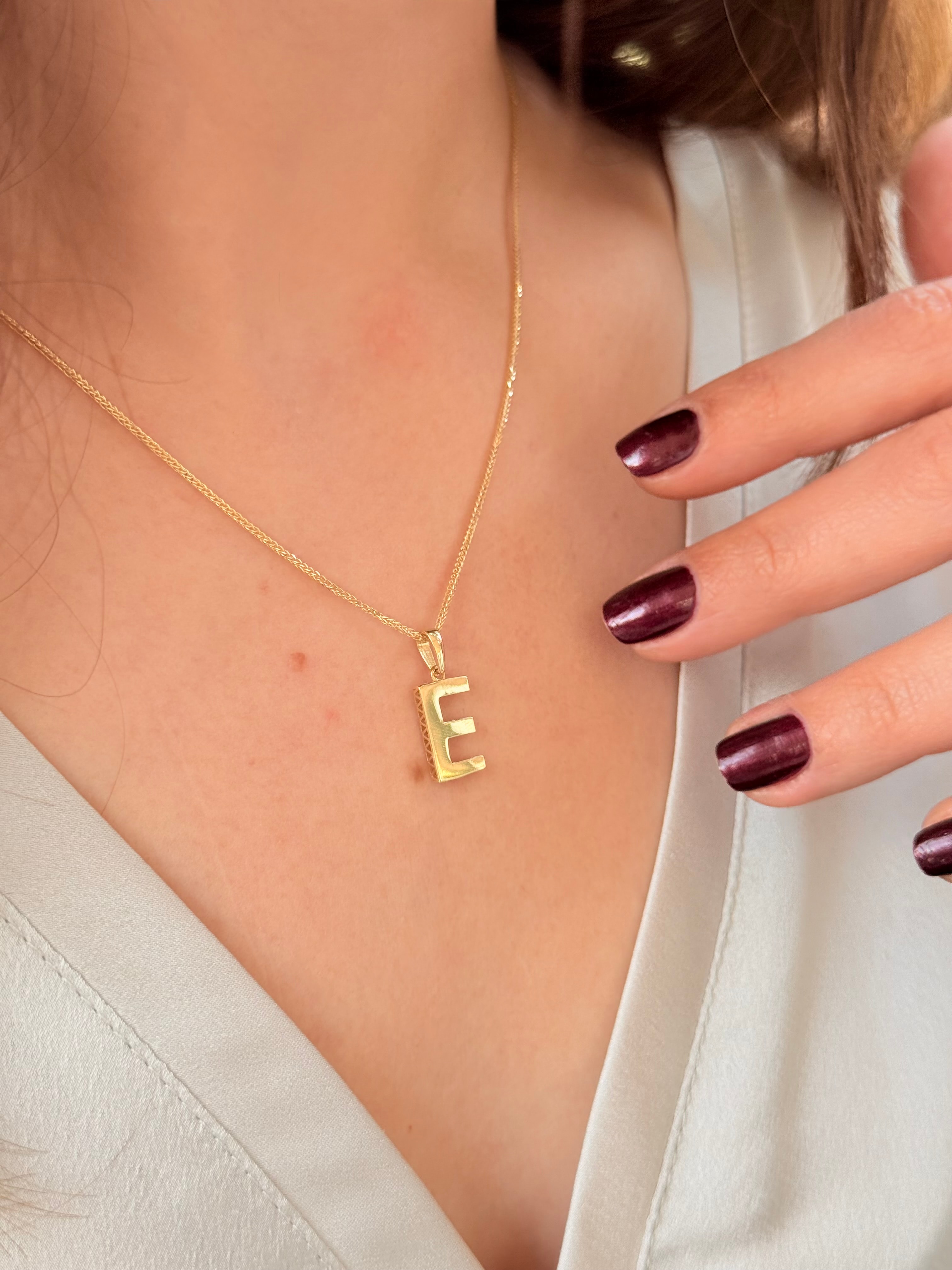 "E" Harf Sade Altın Kolye Ucu