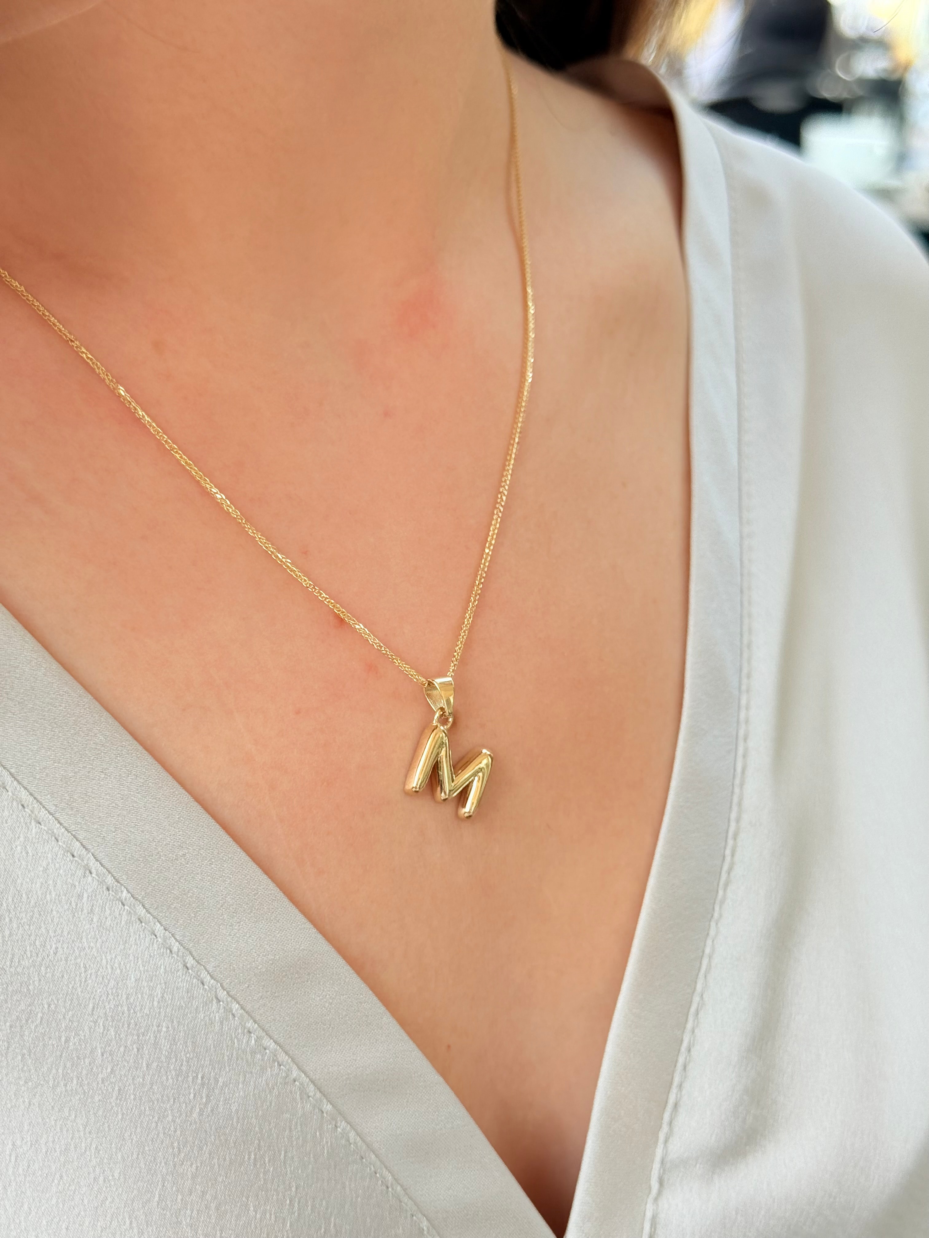 "M" Balon Harf Altın Kolye Ucu