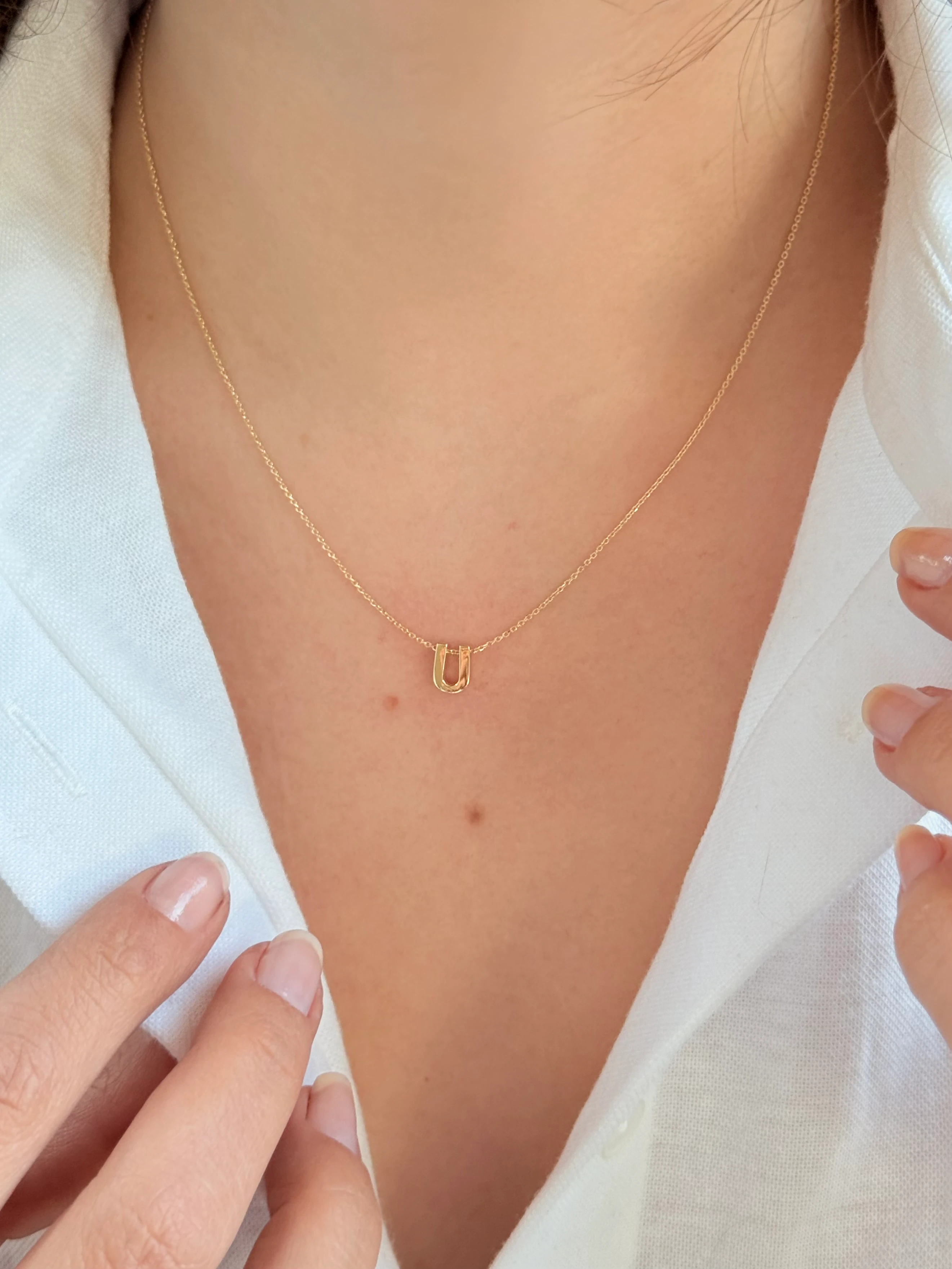 "U" Minimal Harfli Altın Kolye