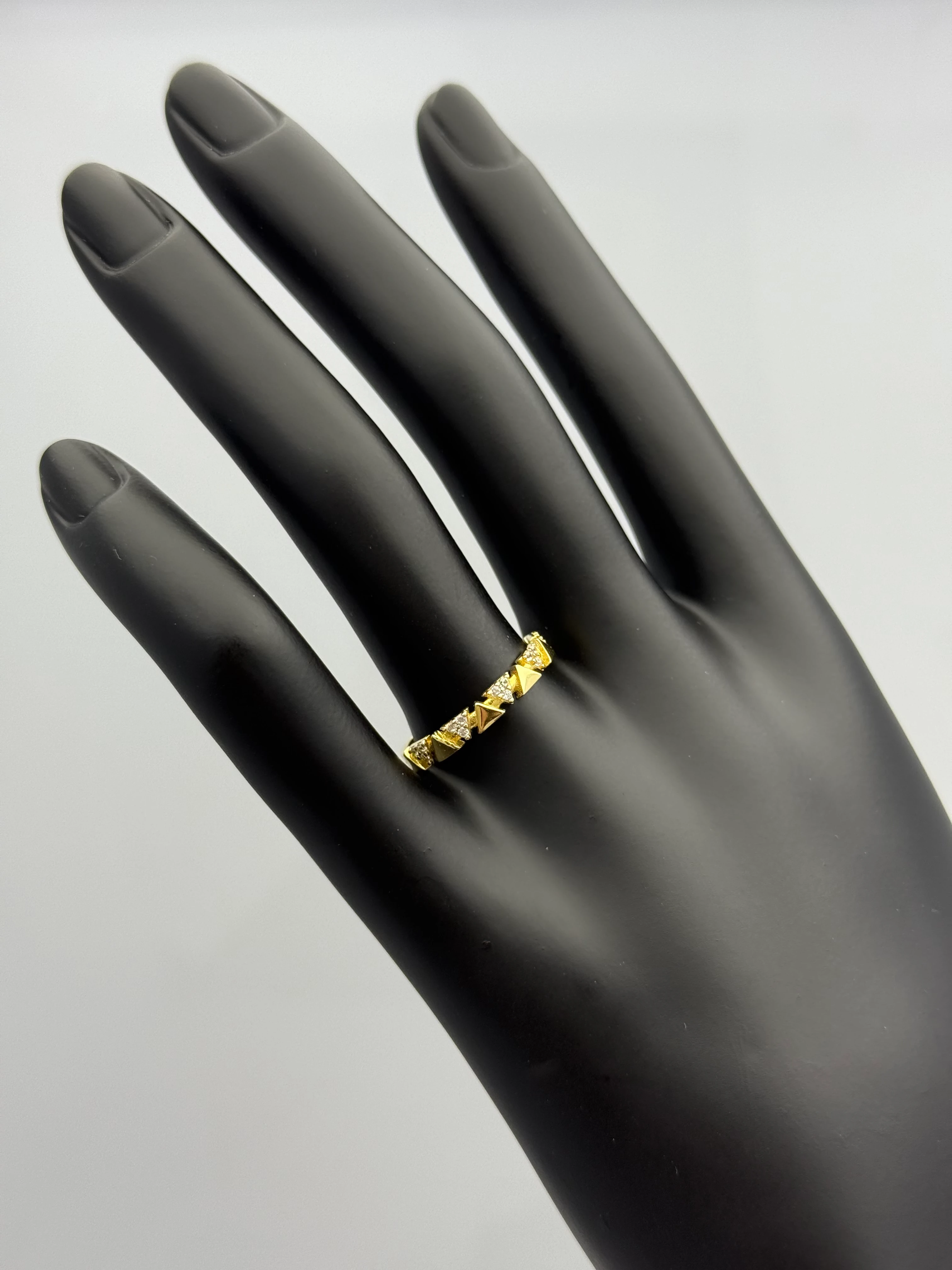 Sella Taşlı Altın Yüzük