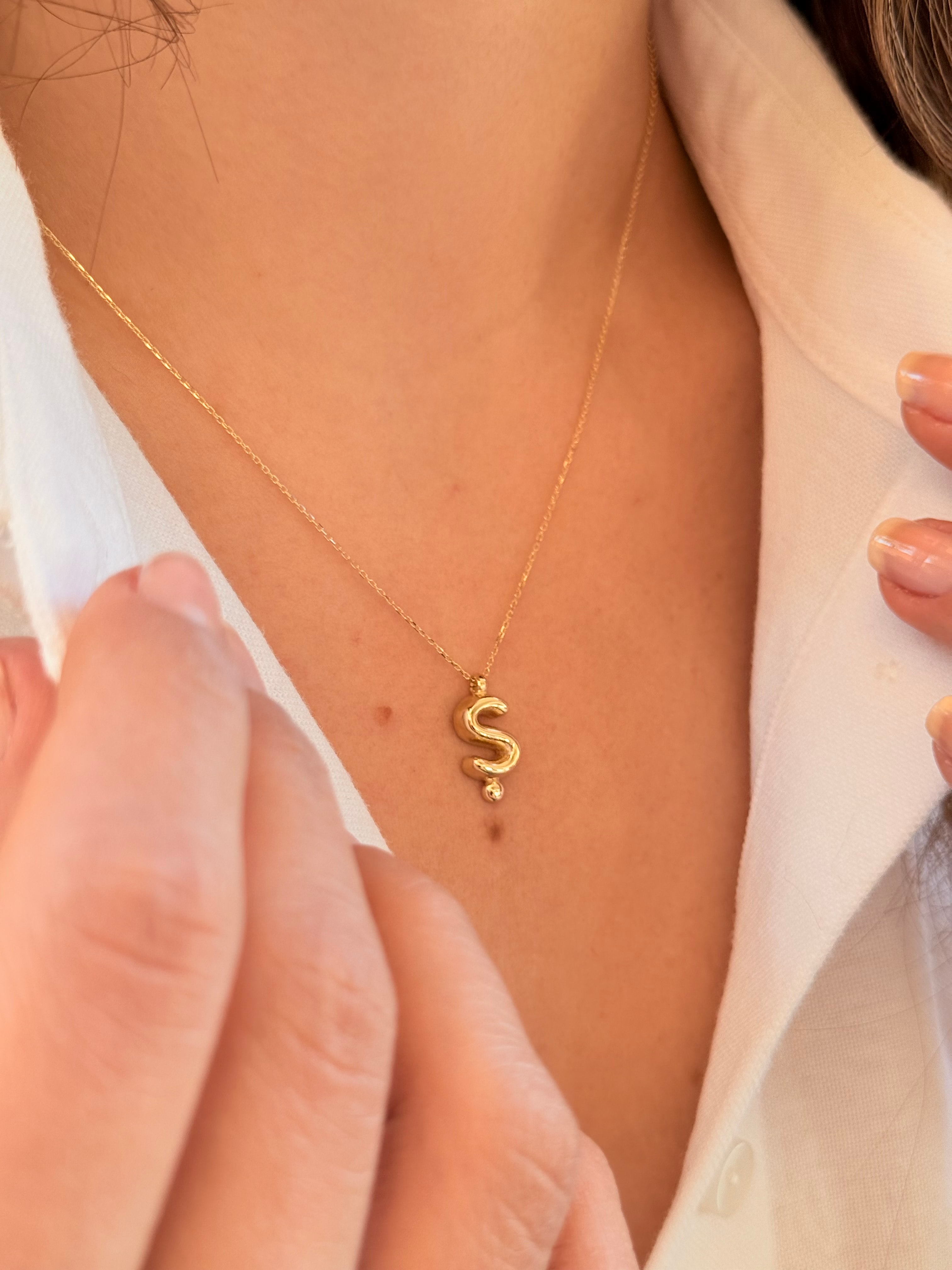 "Ş" Balon Harf Altın Kolye