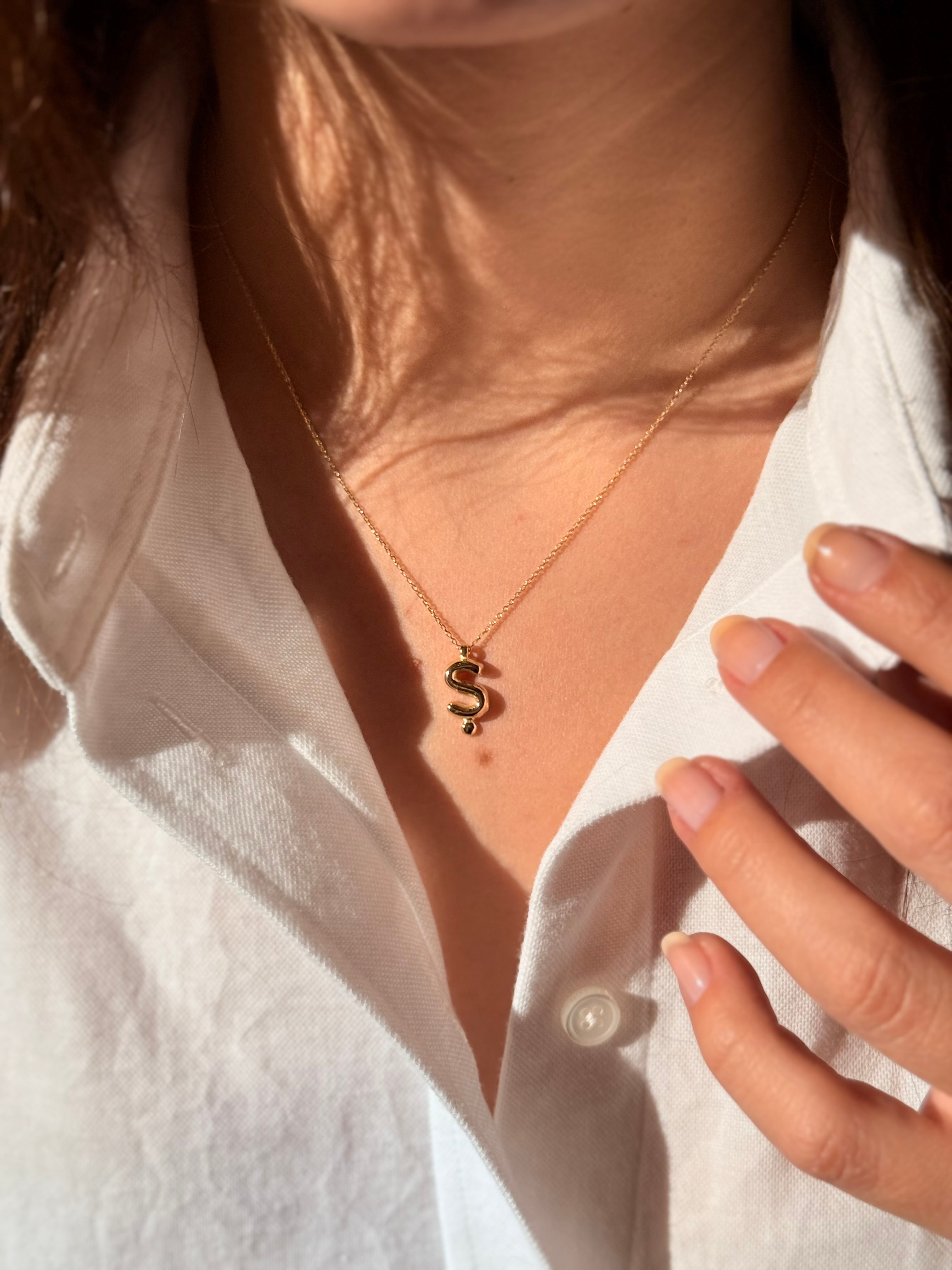 "Ş" Balon Harf Altın Kolye