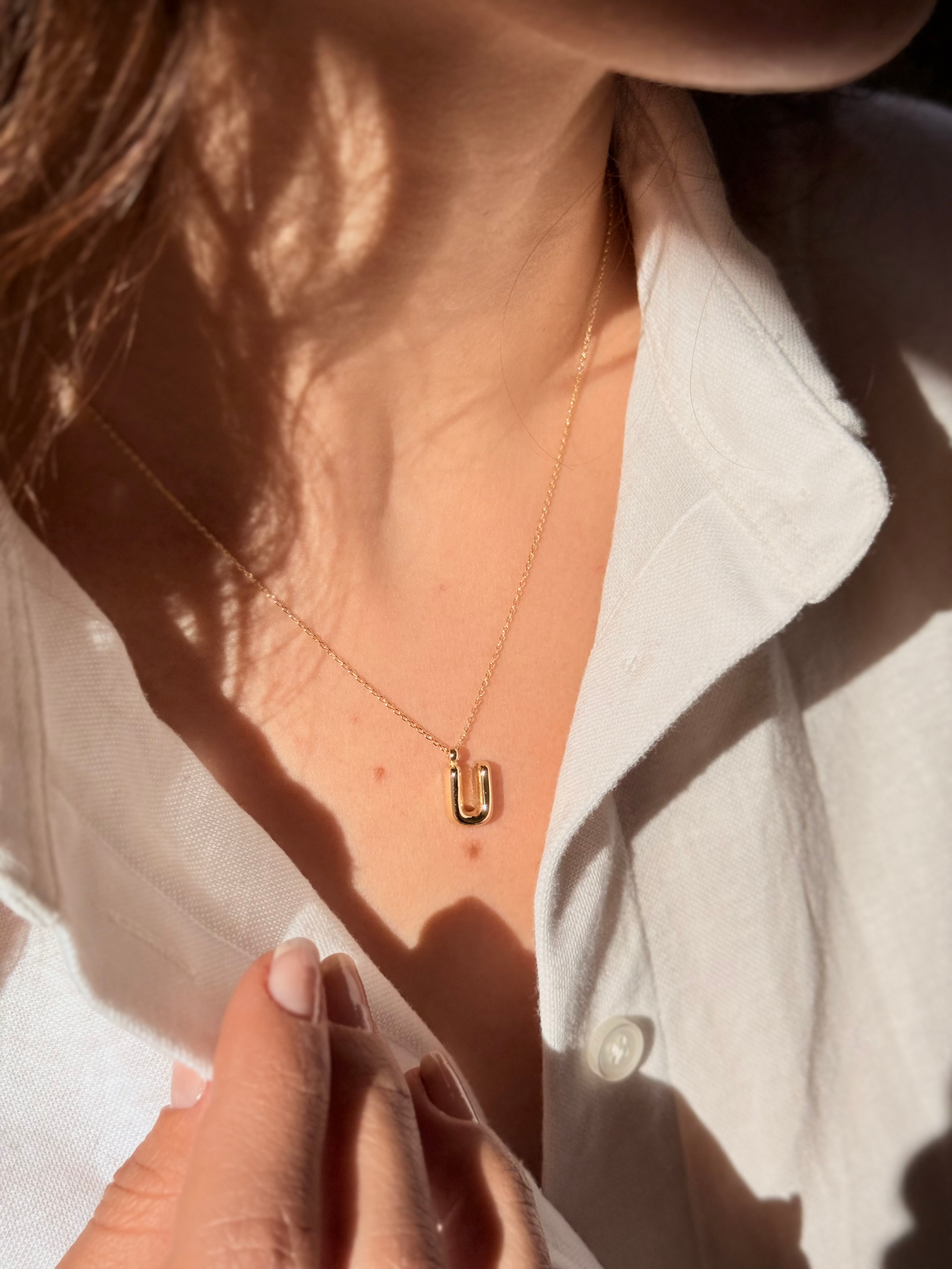 "U" Balon Harf Altın Kolye