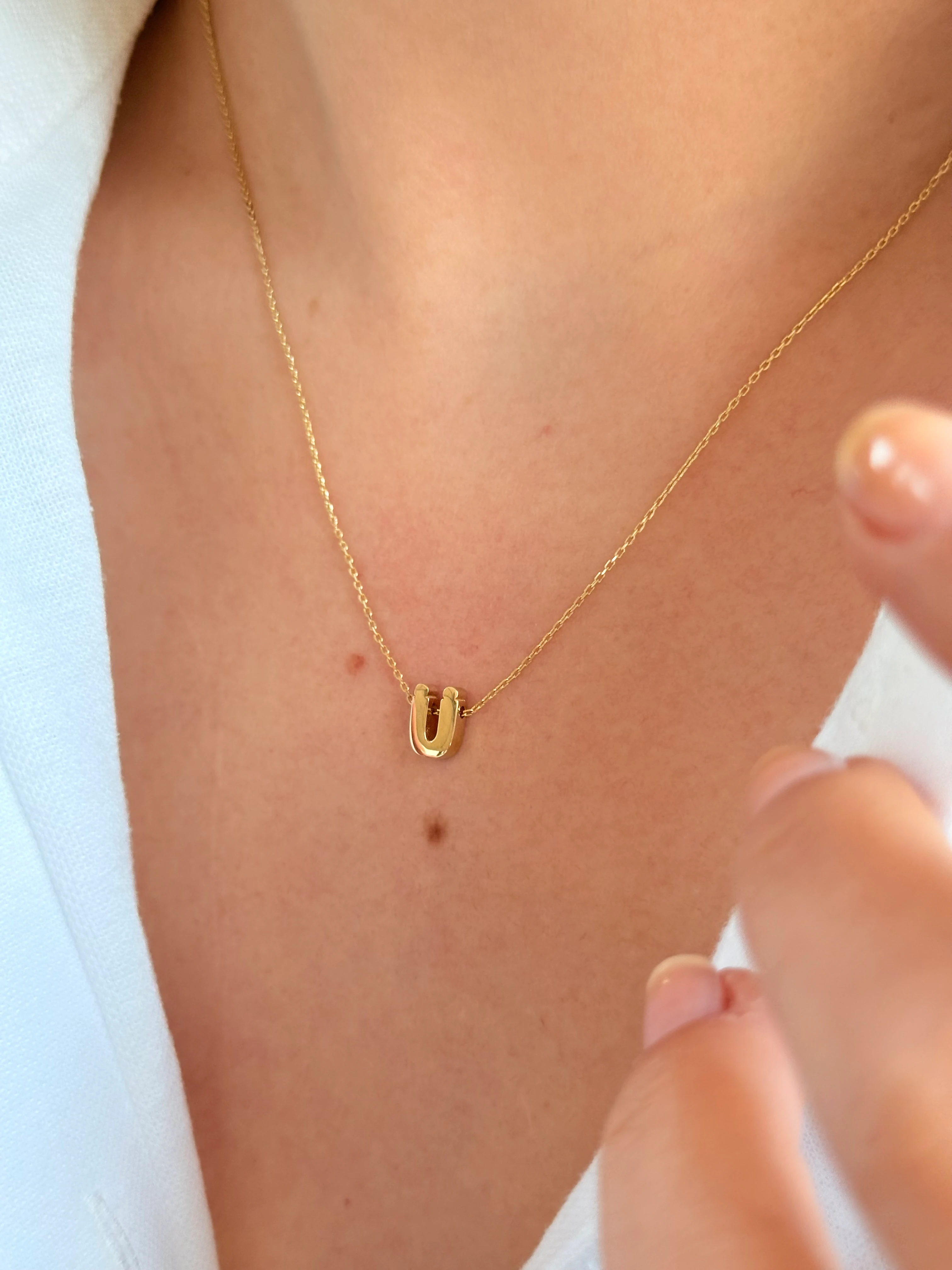 "Ü" Minimal Harfli Altın Kolye