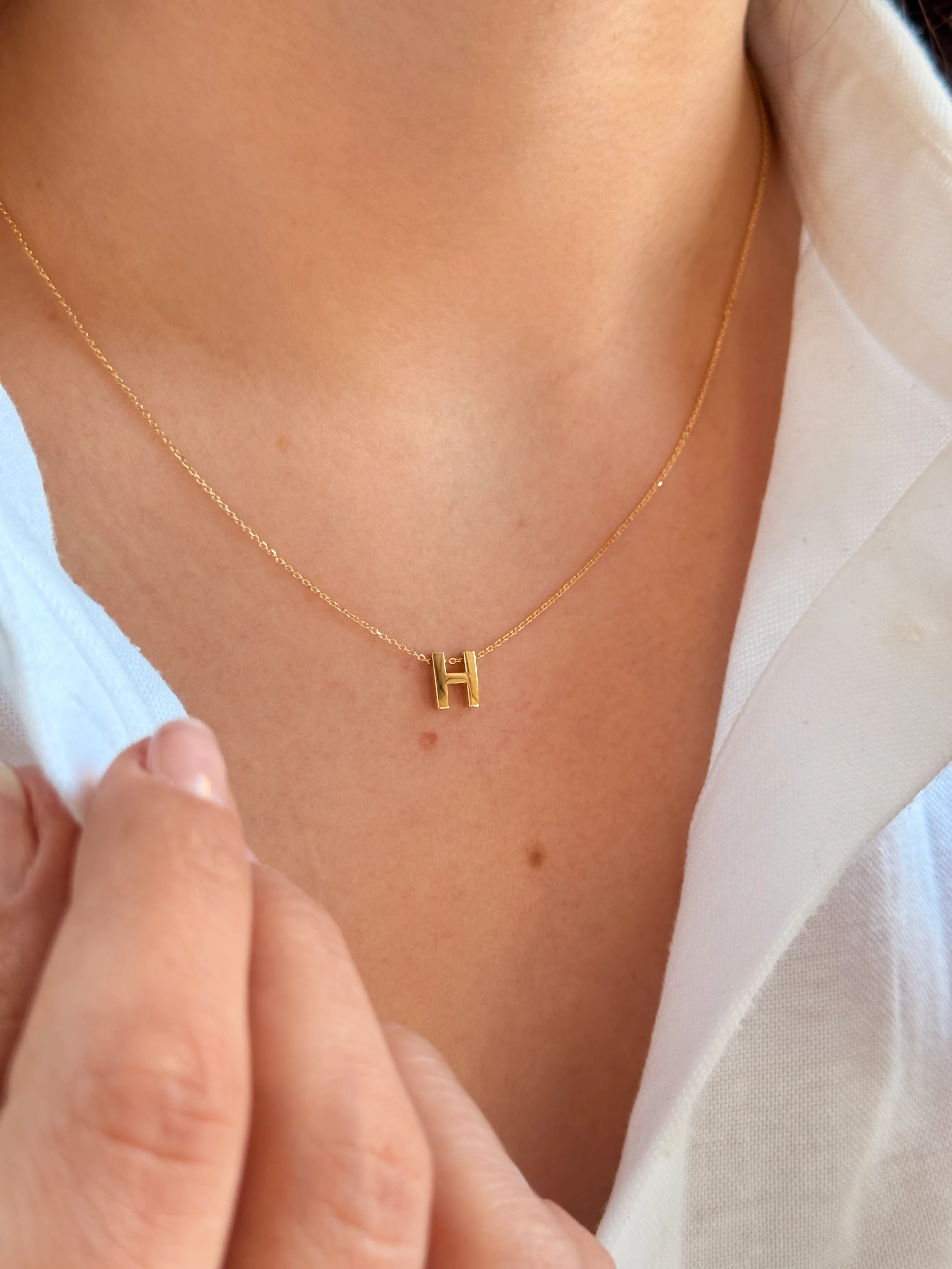 "H" Minimal Harfli Altın Kolye