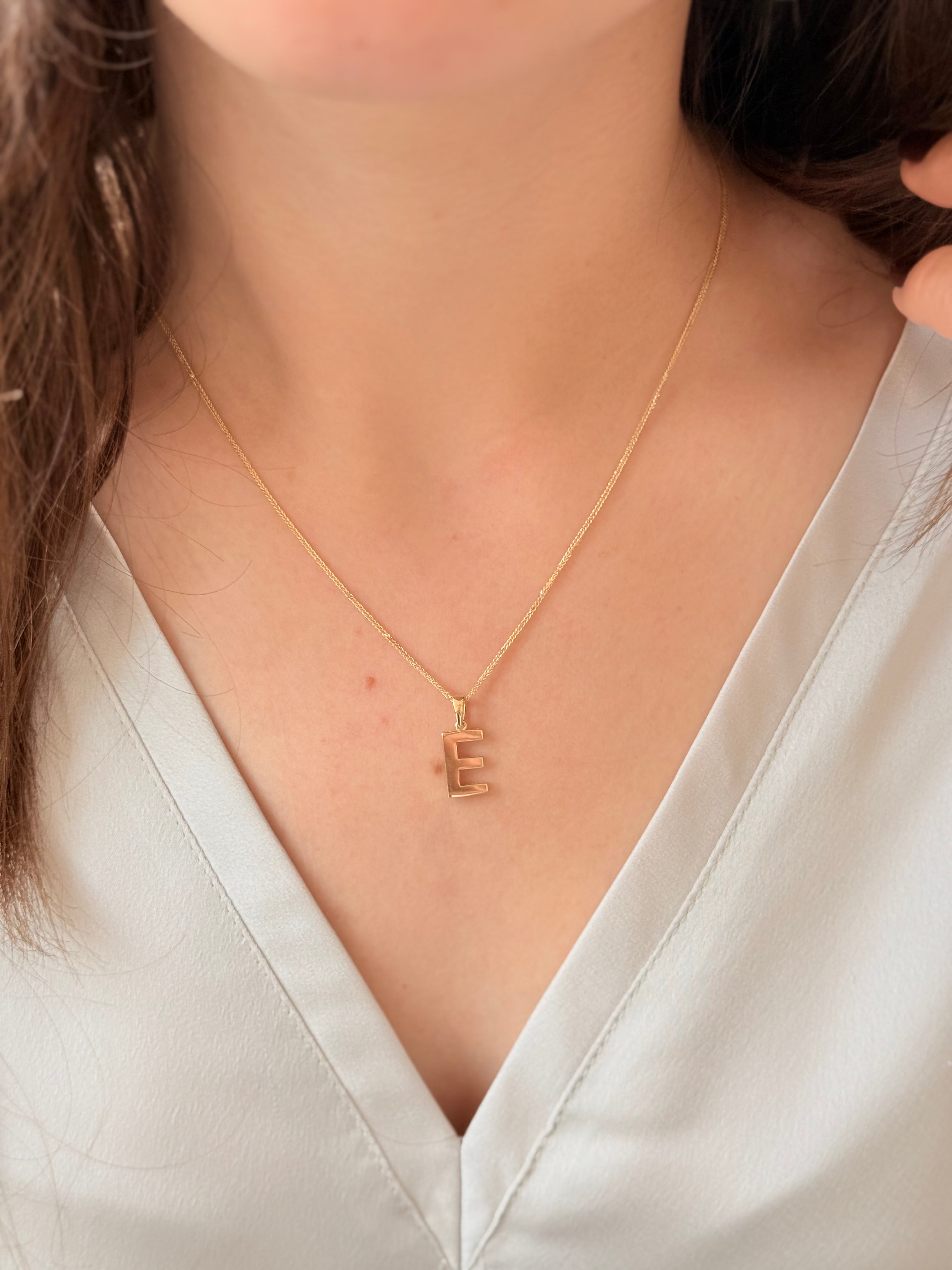 "E" Harf Sade Altın Kolye Ucu