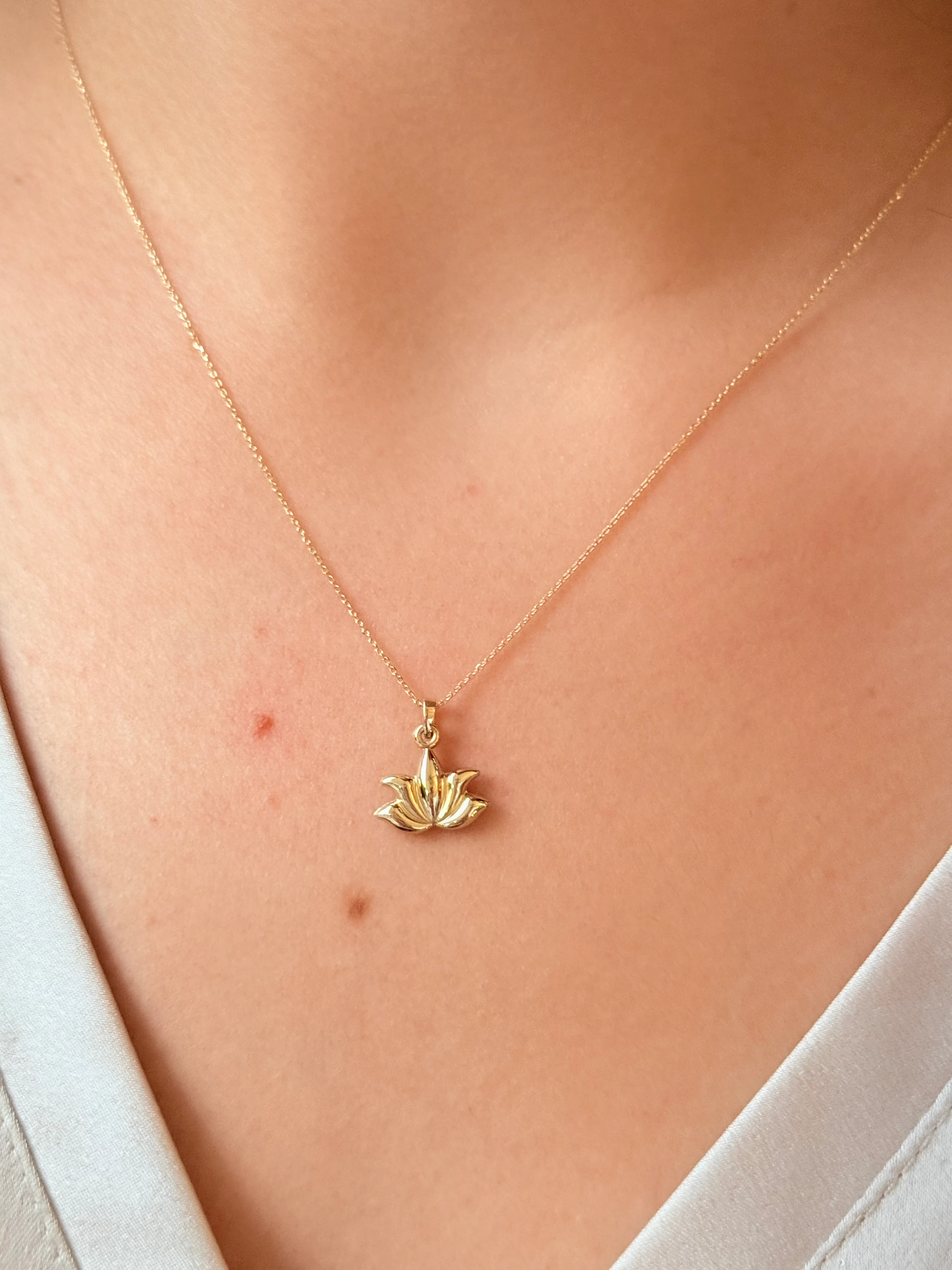 Mini Lotus Altın Kolye