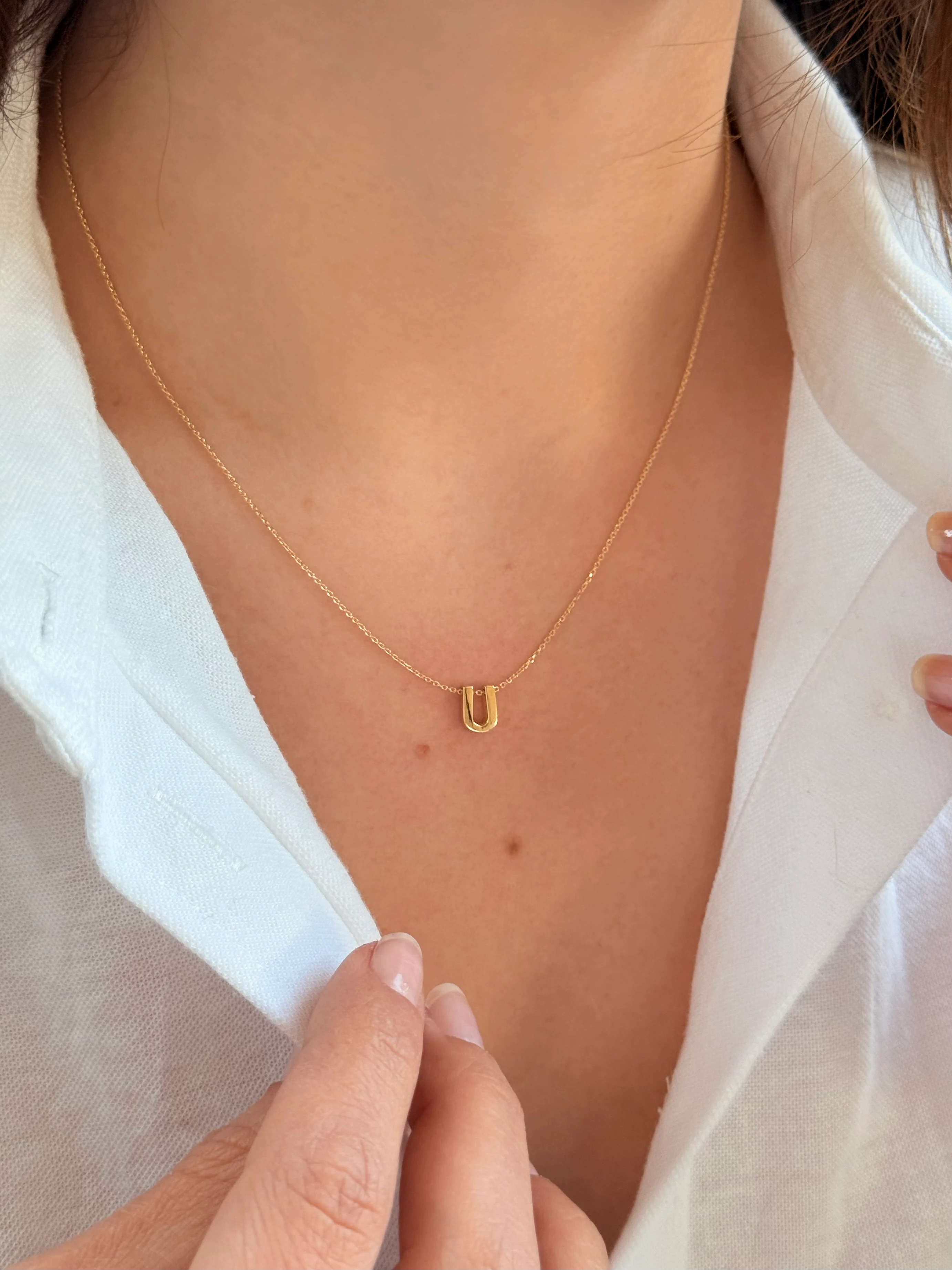 "U" Minimal Harfli Altın Kolye
