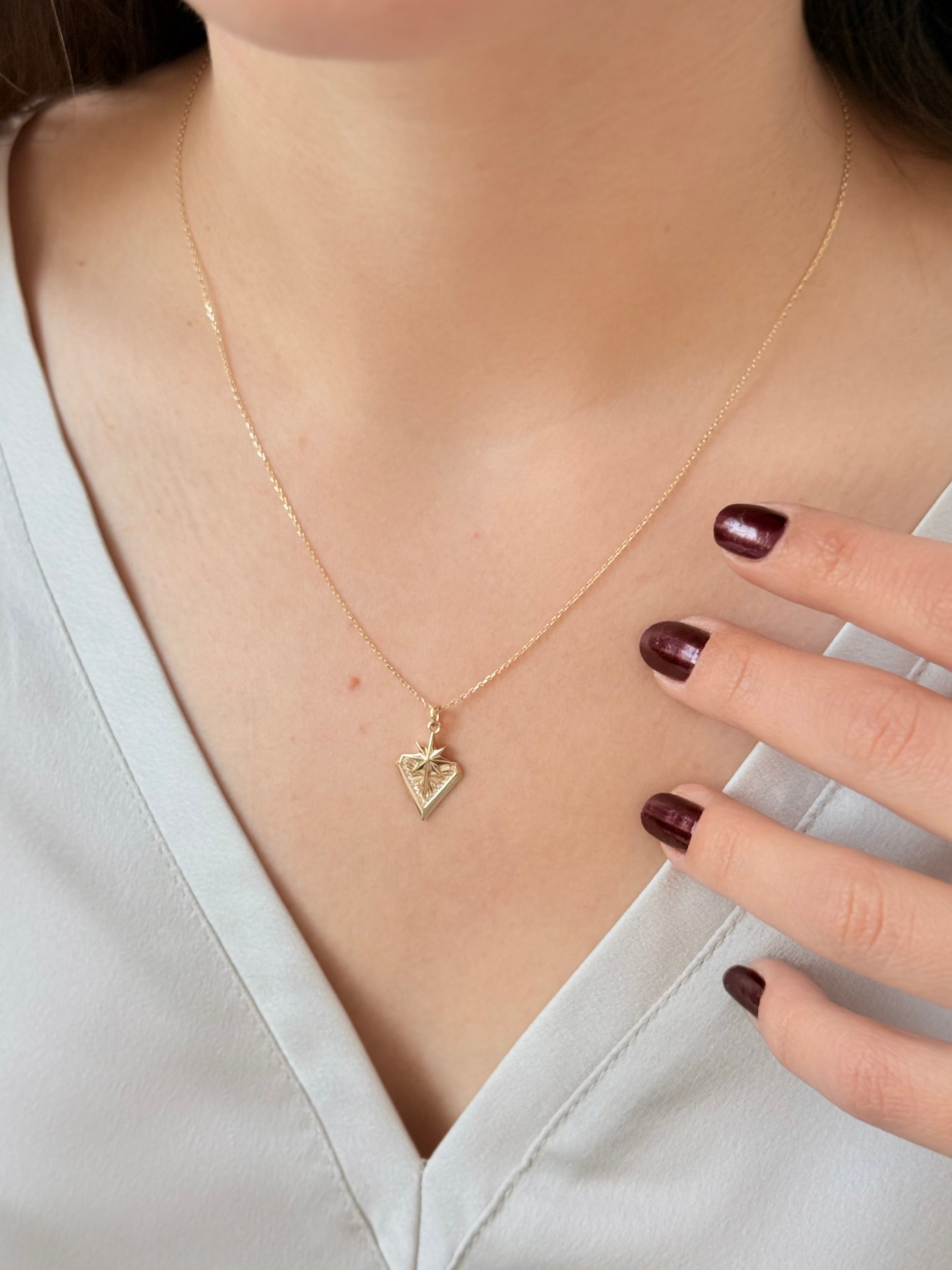 Victoria Altın Kolye