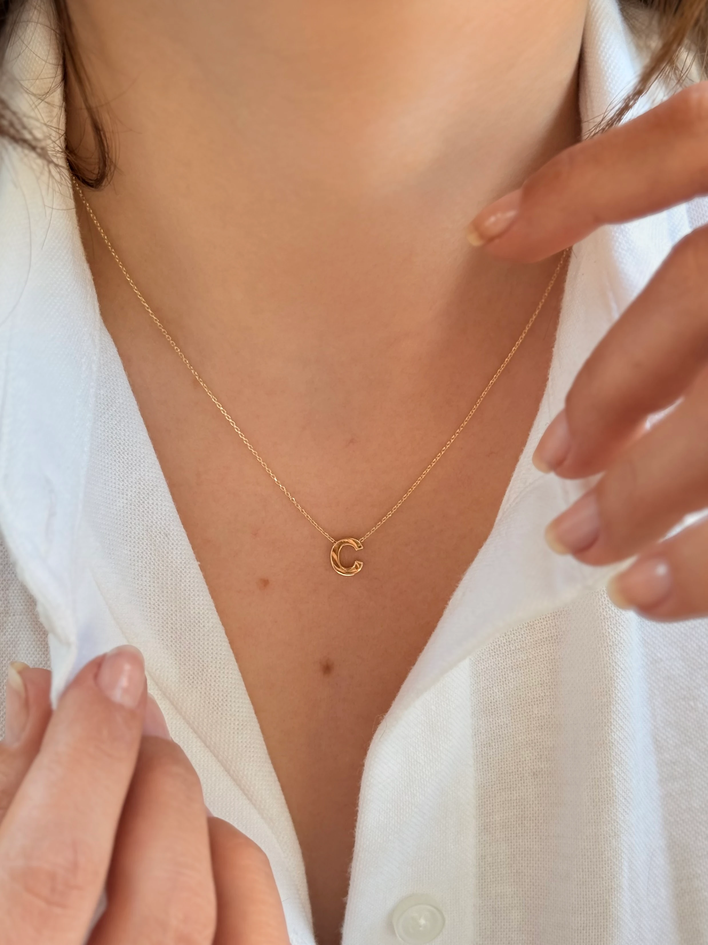 "C" Minimal Harfli Altın Kolye