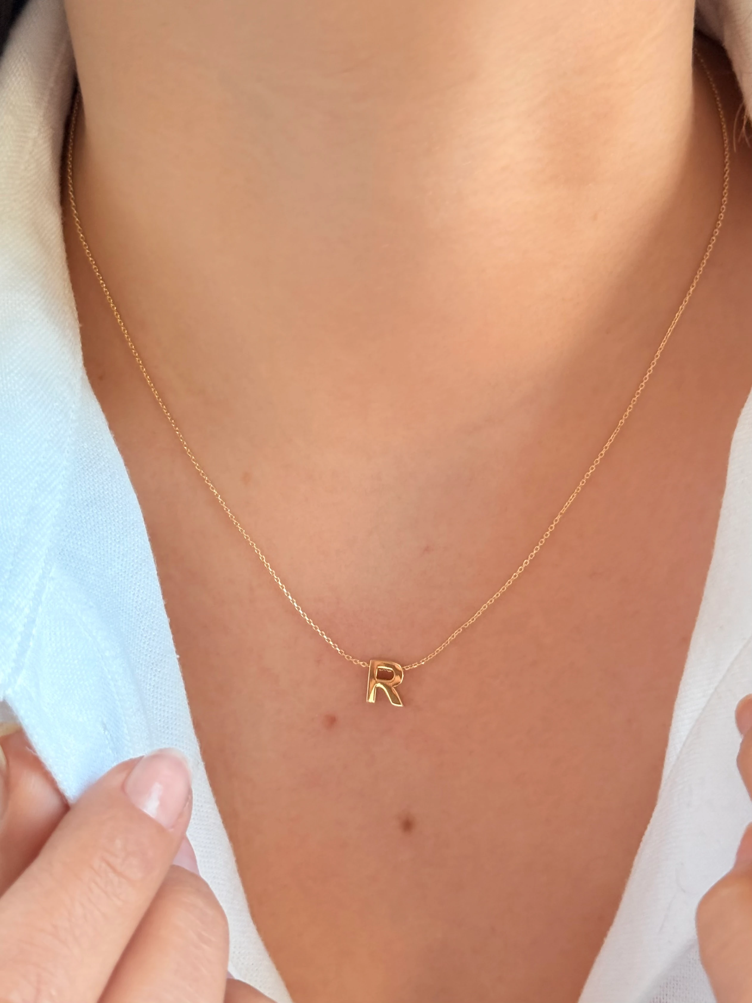 "R" Minimal Harfli Altın Kolye
