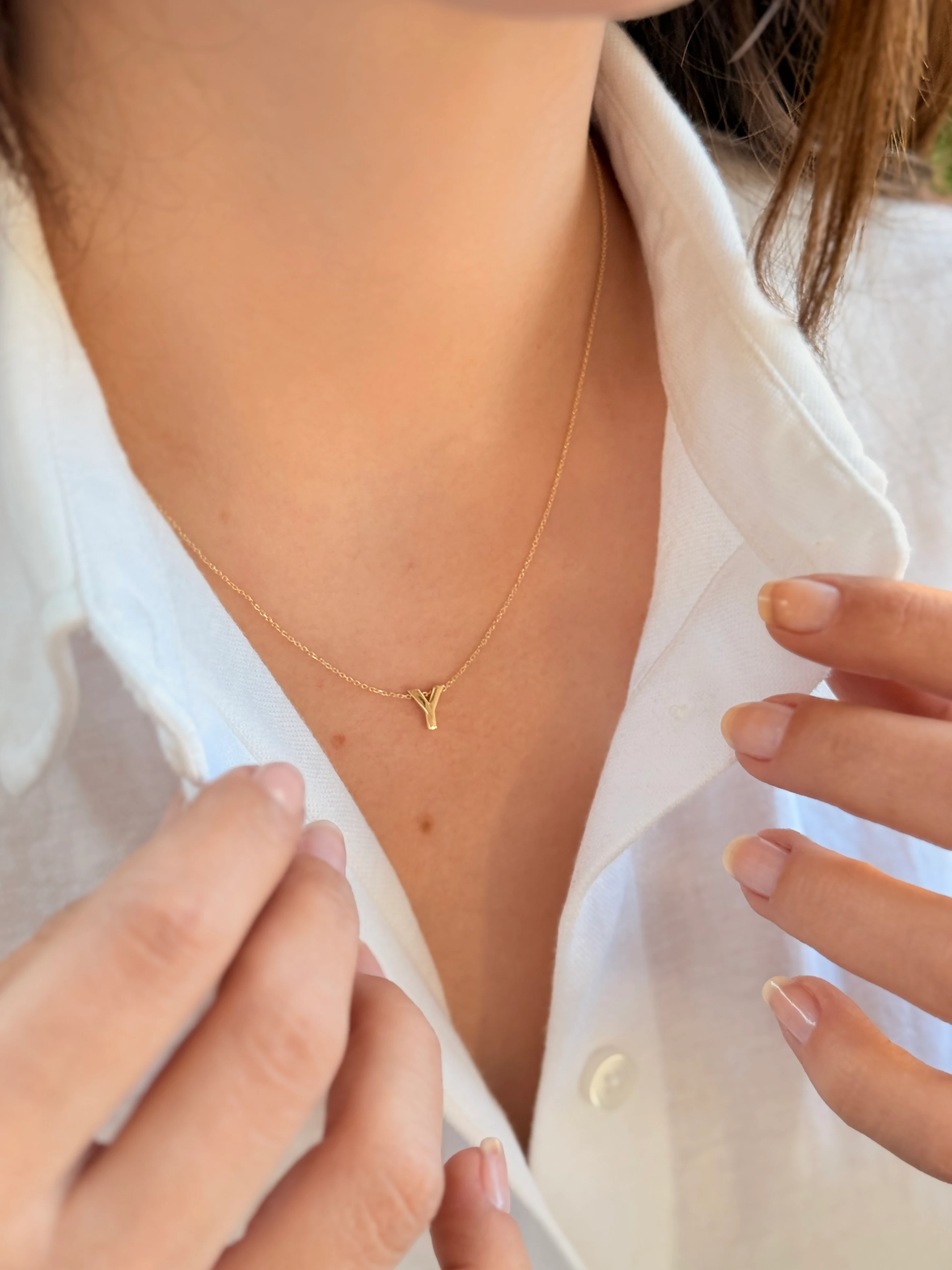 "Y" Minimal Harfli Altın Kolye
