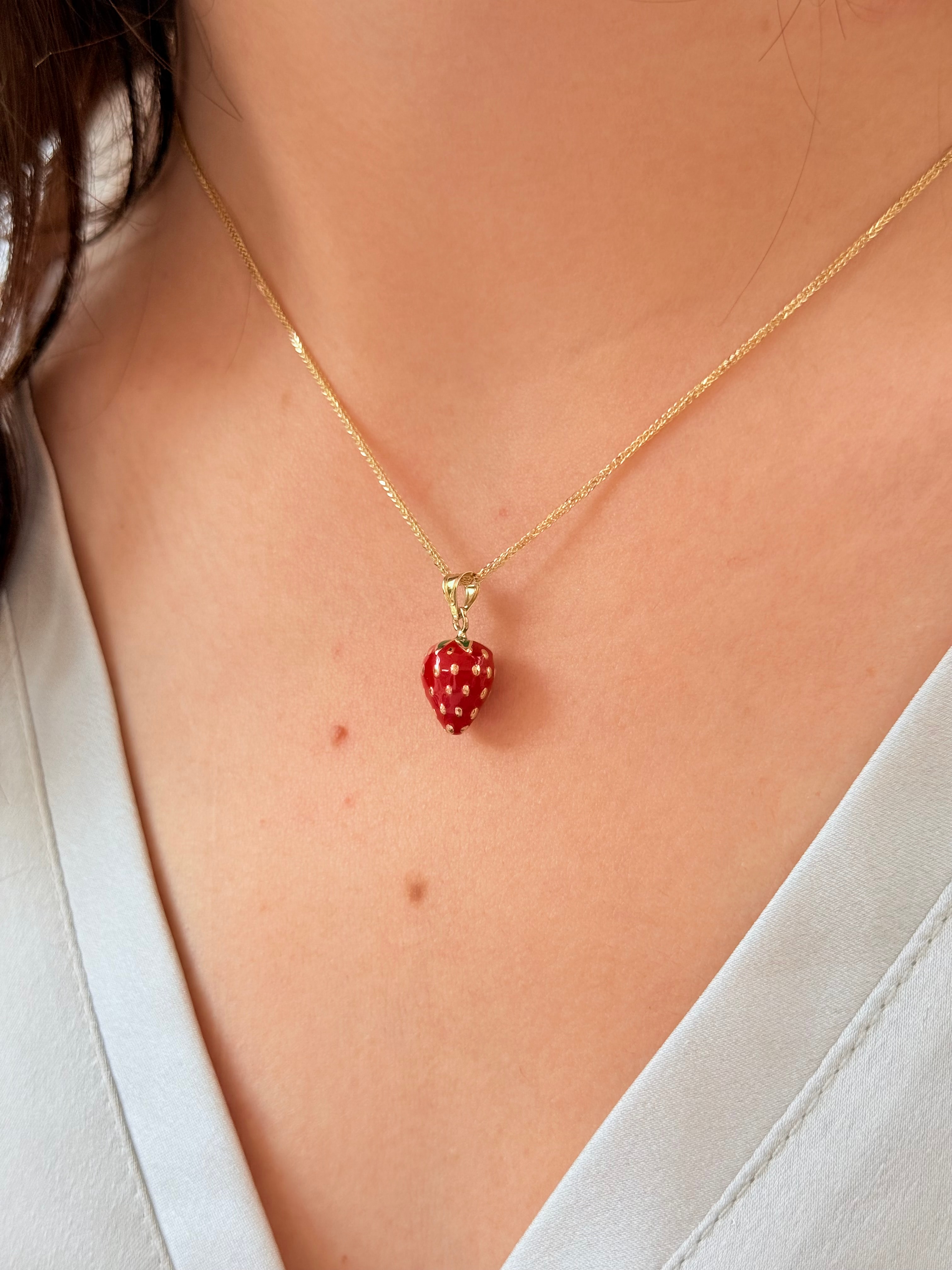 Çilek Altın Kolye Ucu