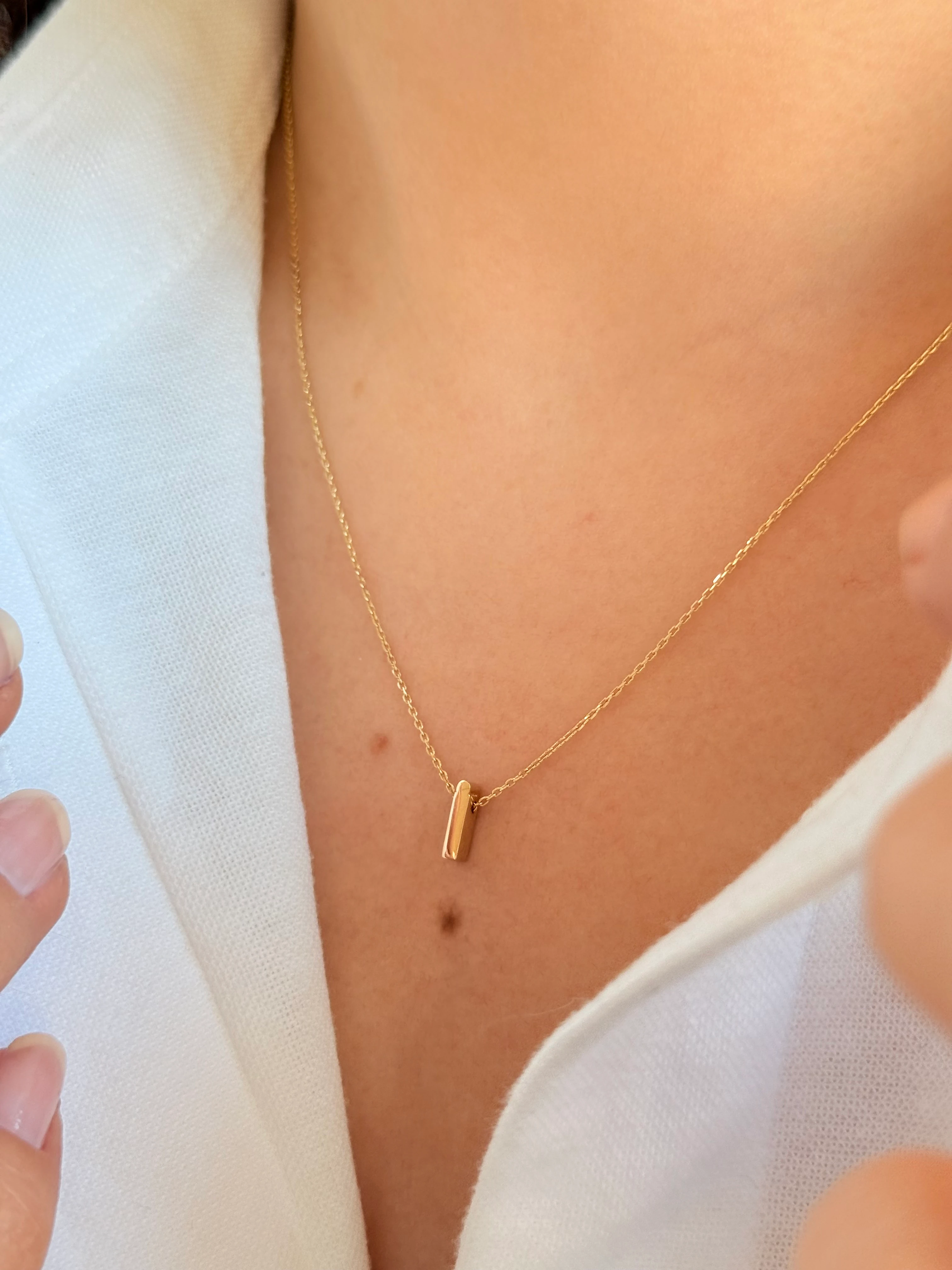 "İ" Minimal Harfli Altın Kolye