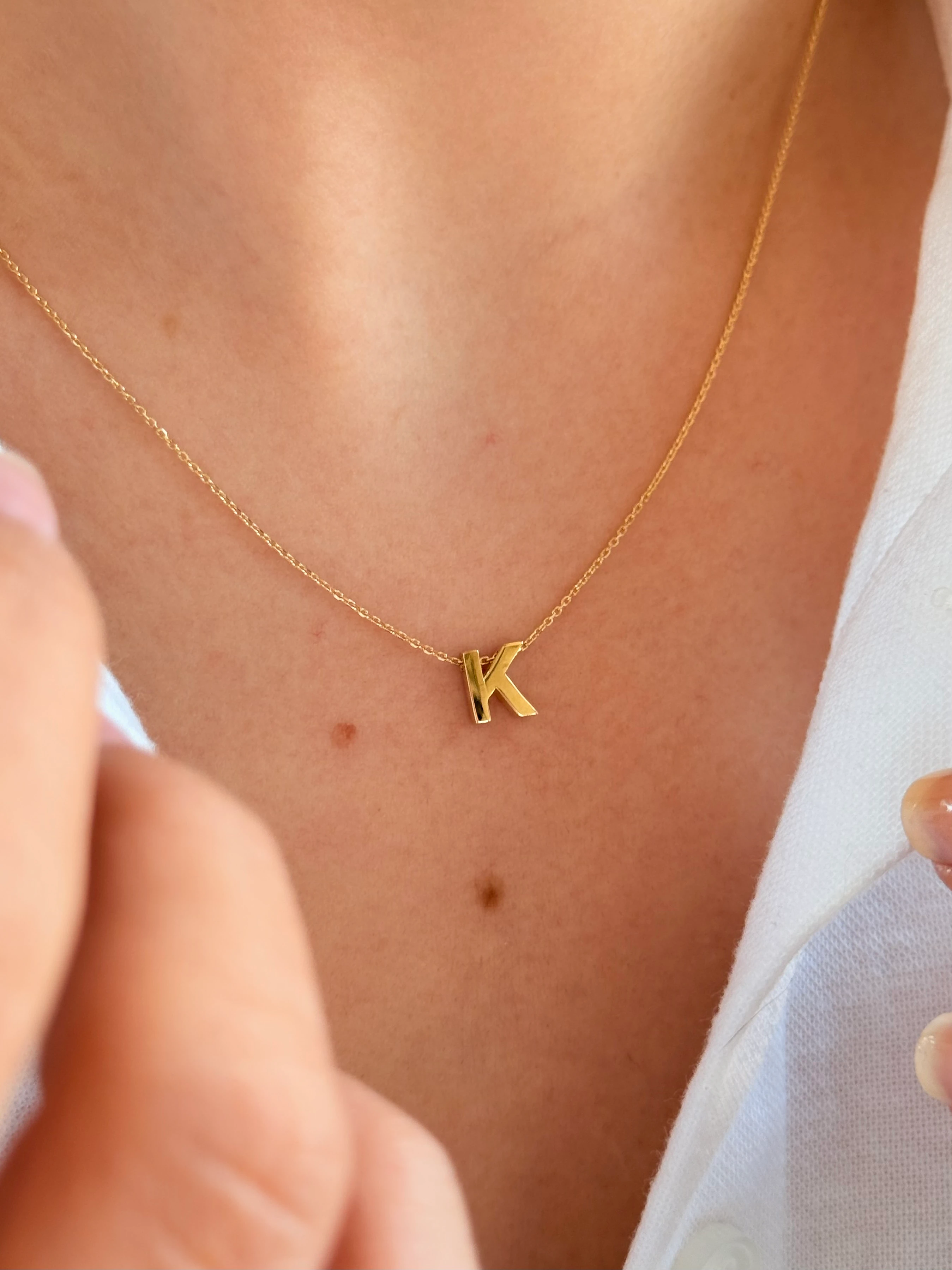 "K" Minimal Harfli Altın Kolye