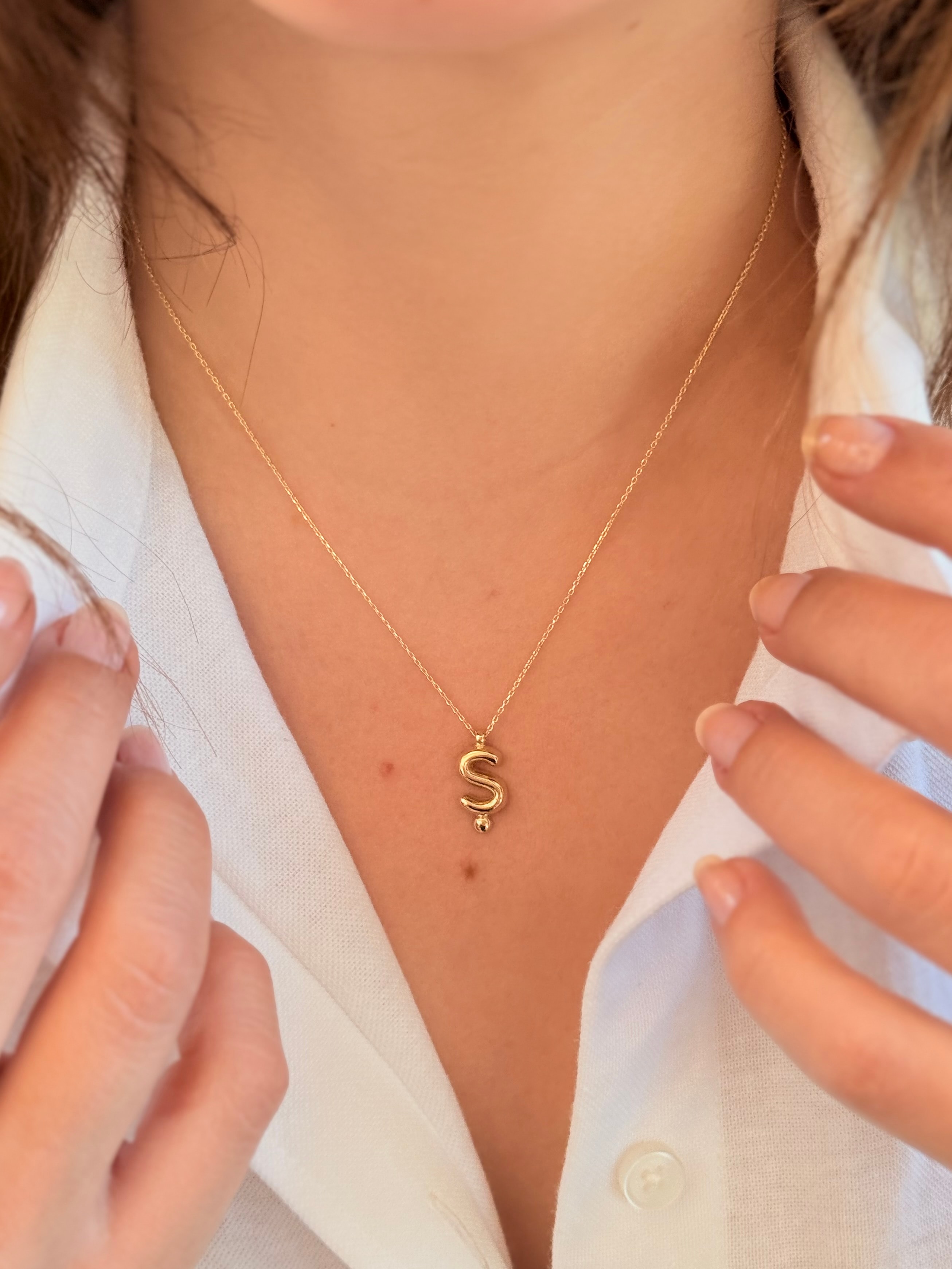 "Ş" Balon Harf Altın Kolye