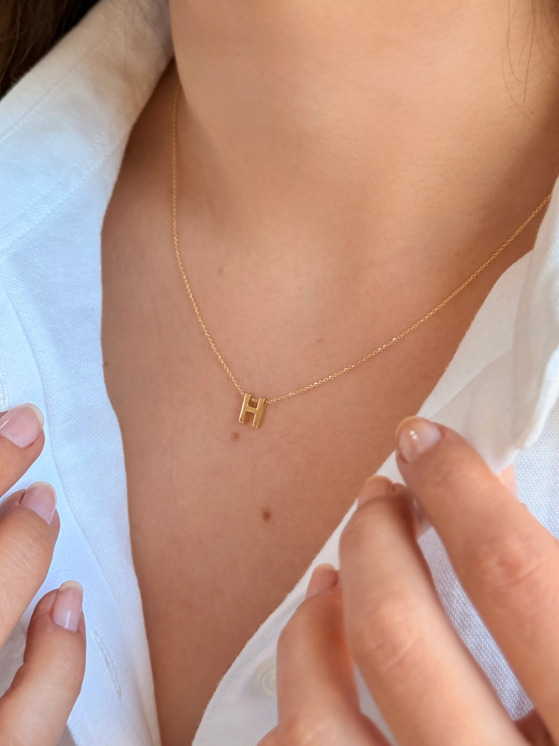 "H" Minimal Harfli Altın Kolye