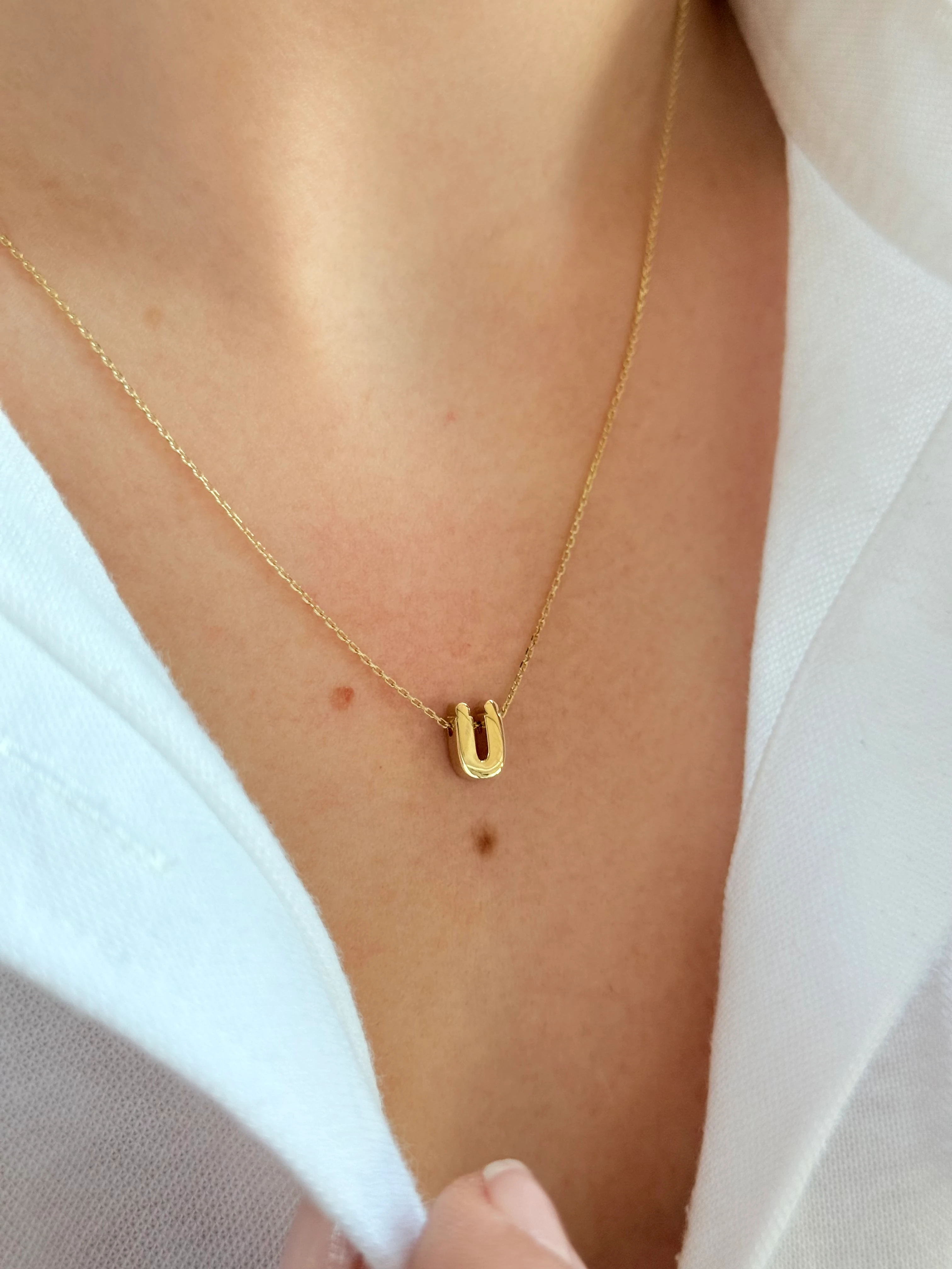 "Ü" Minimal Harfli Altın Kolye