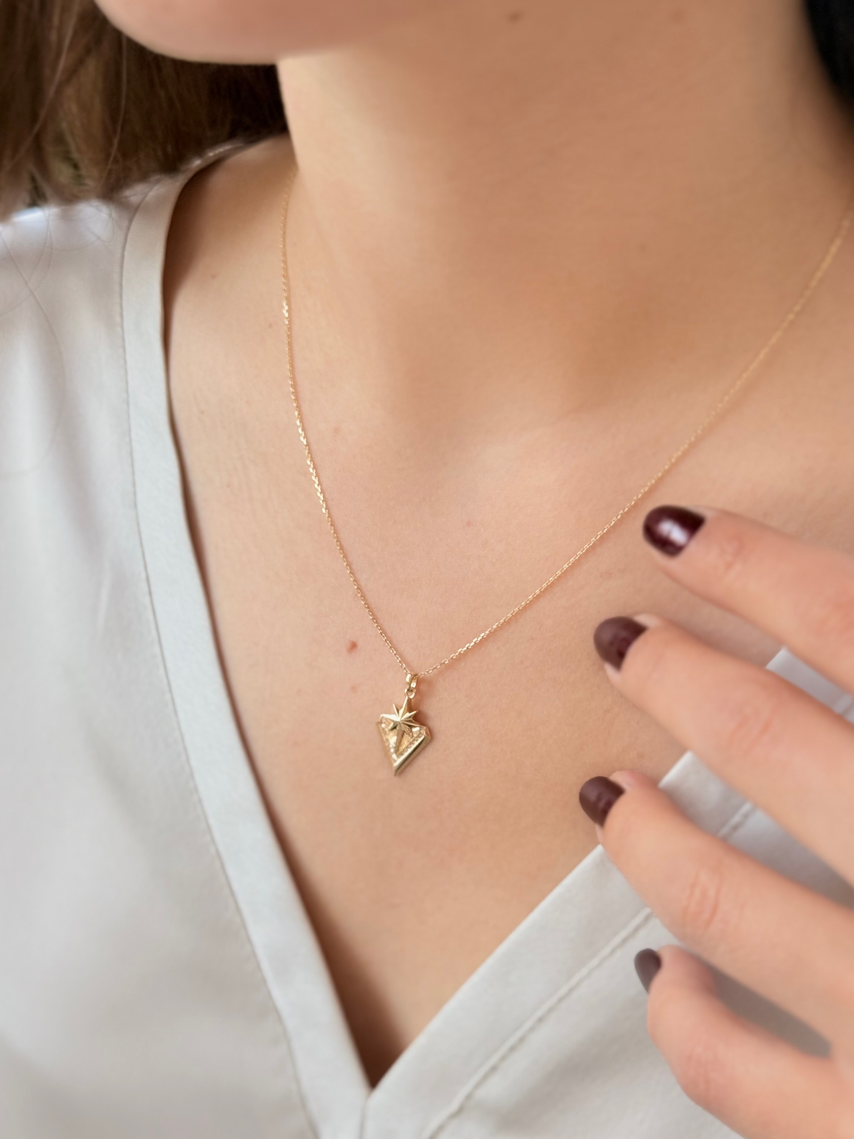 Victoria Altın Kolye