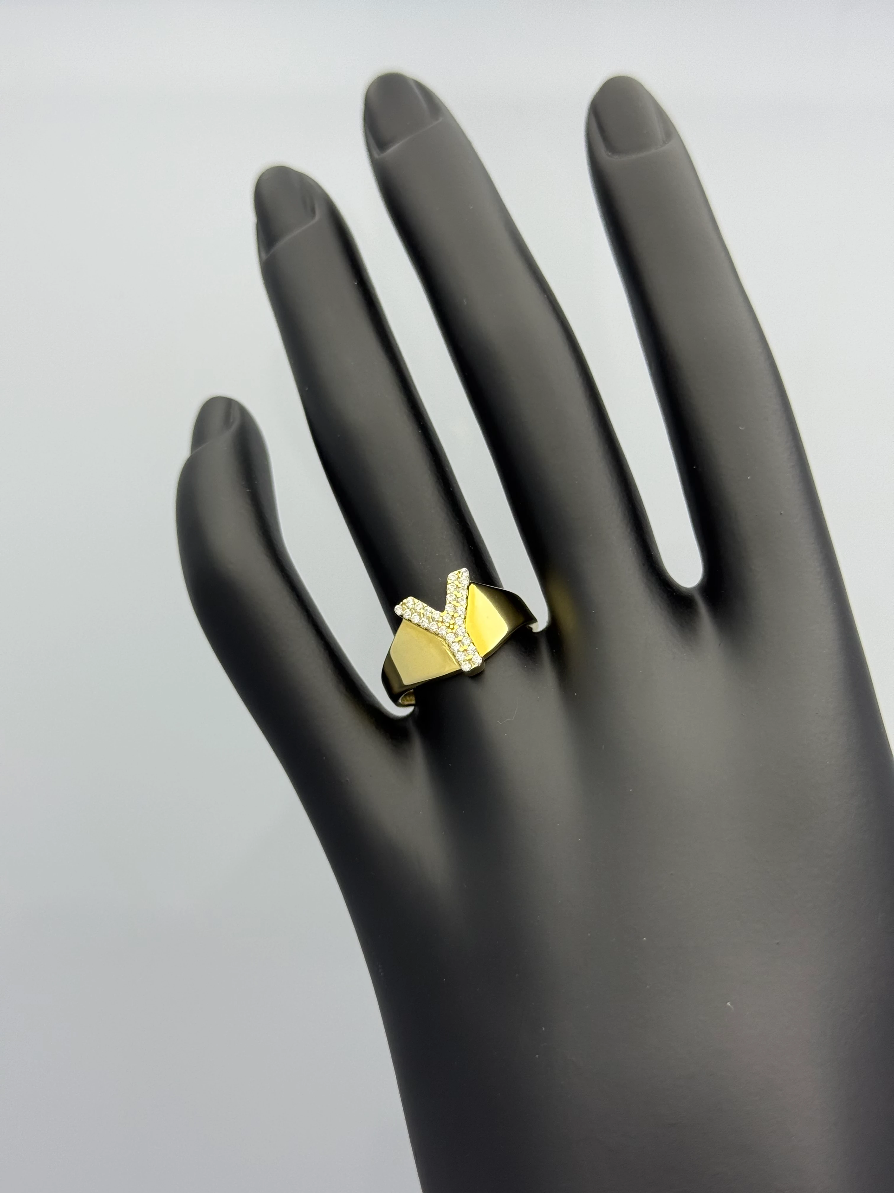 Swarovski Taşlı Harf Altın Yüzük - Y (2.10 Gram)