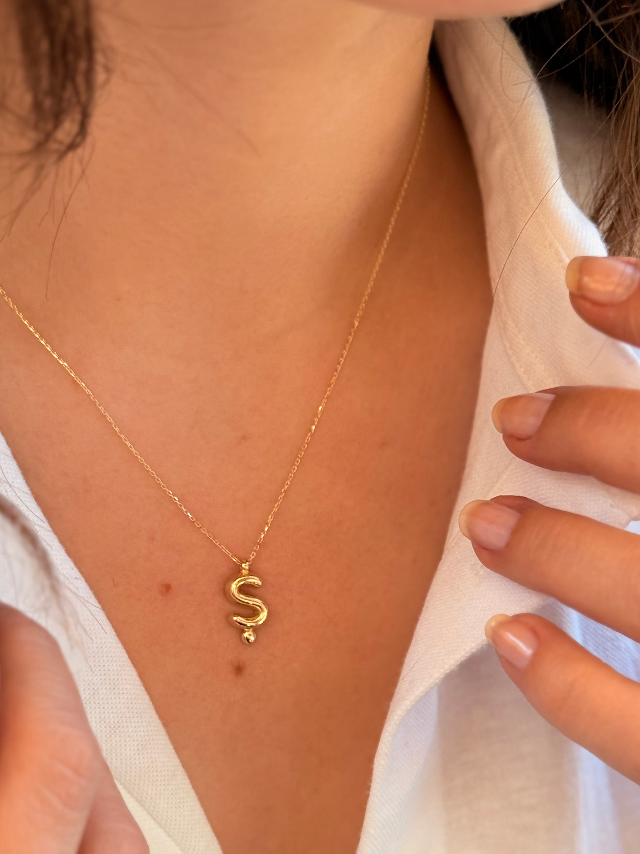 "Ş" Balon Harf Altın Kolye