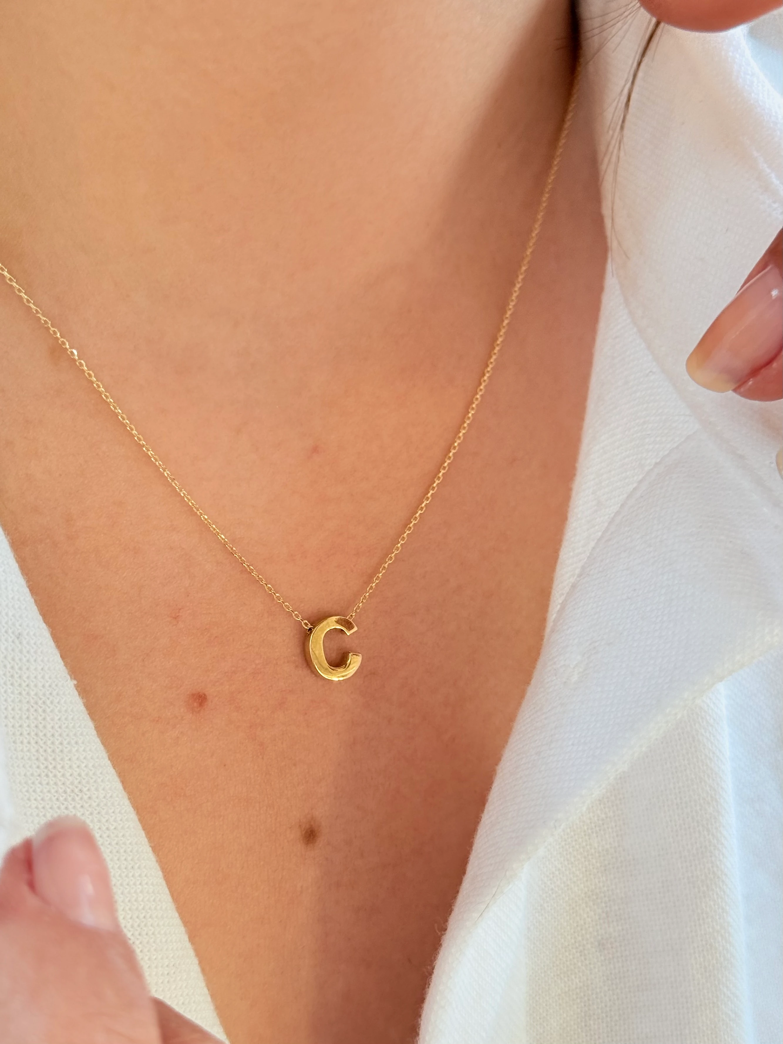 "C" Minimal Harfli Altın Kolye