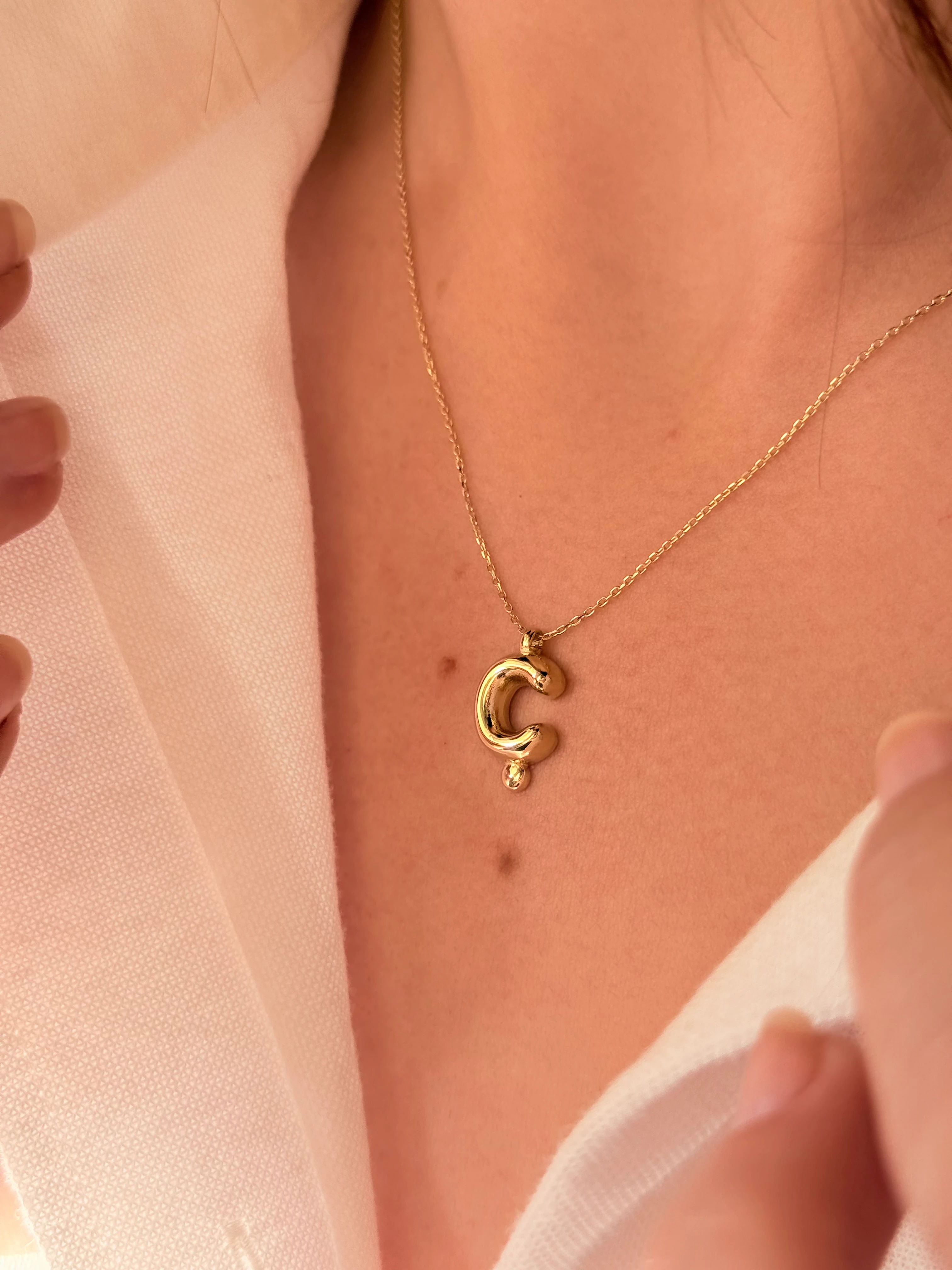 "Ç" Balon Harf Altın Kolye