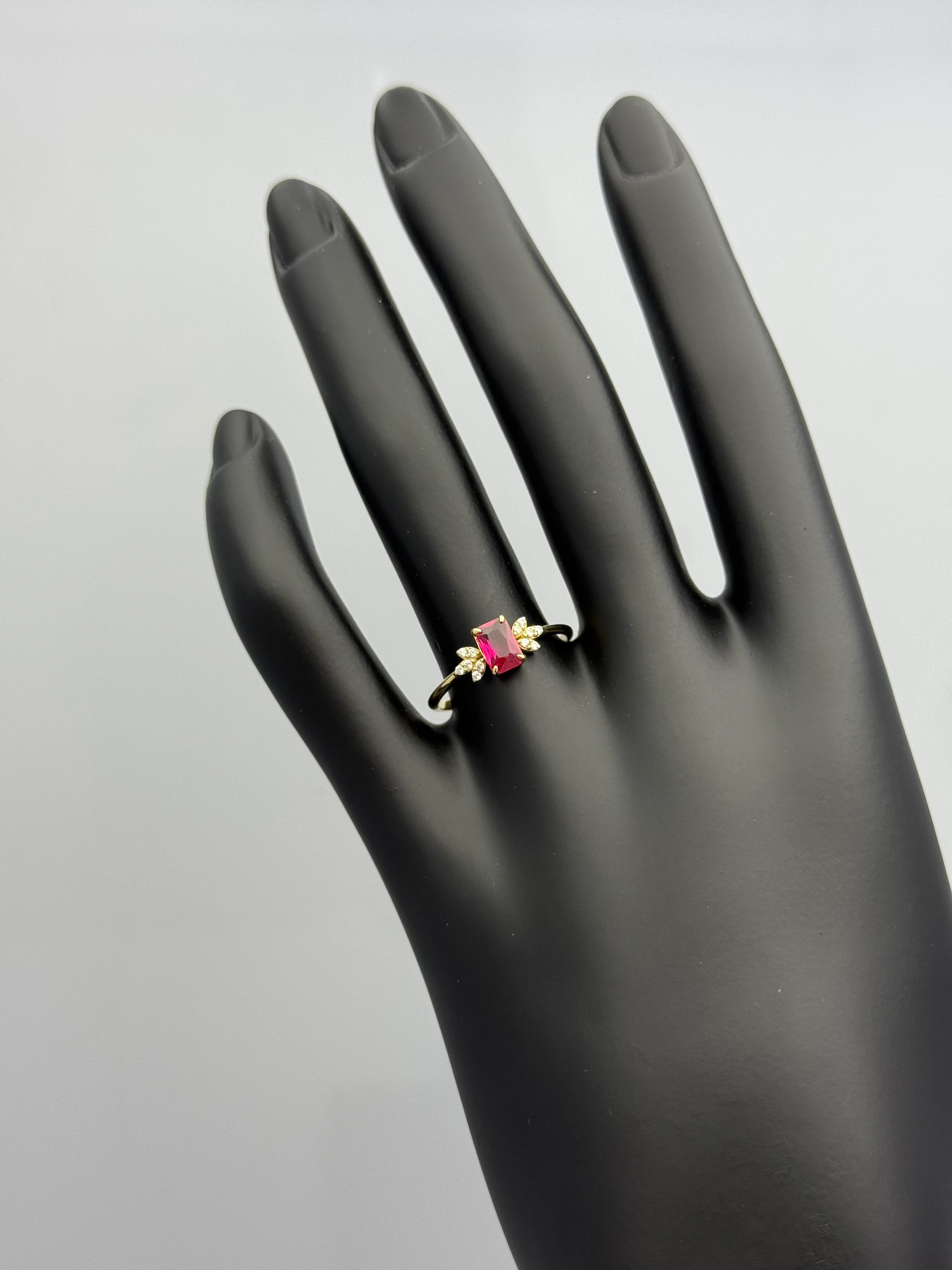 Polina Altın Yüzük