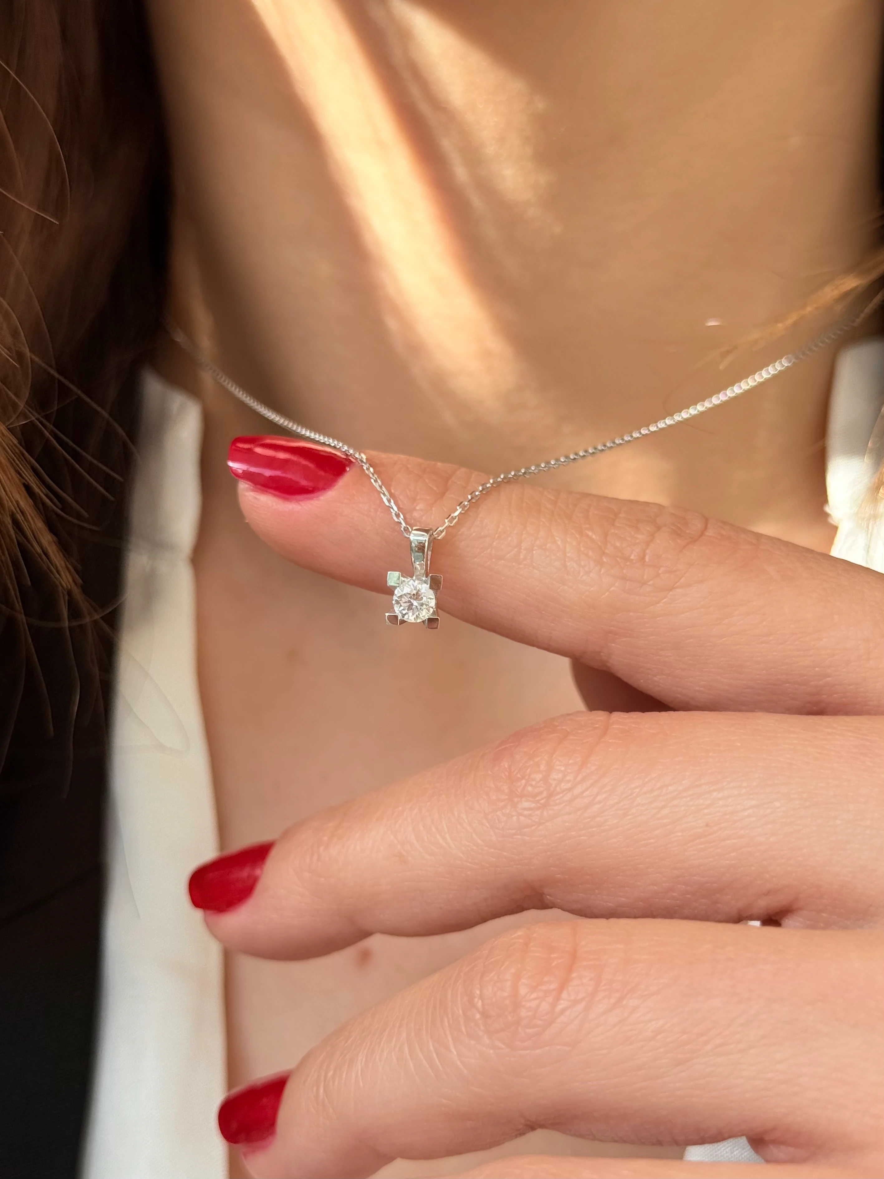 0,31 Karat Tektaş Pırlanta Kolye