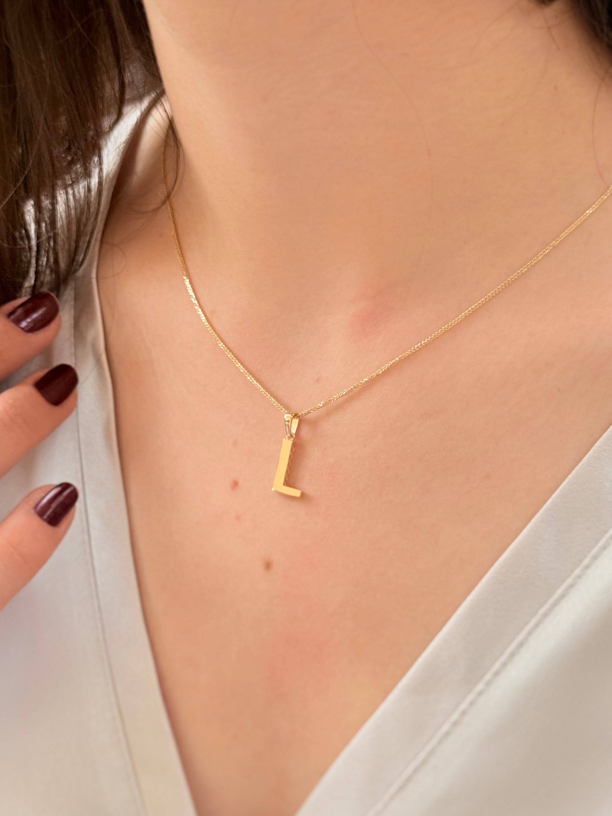 "L" Harf Sade Altın Kolye Ucu