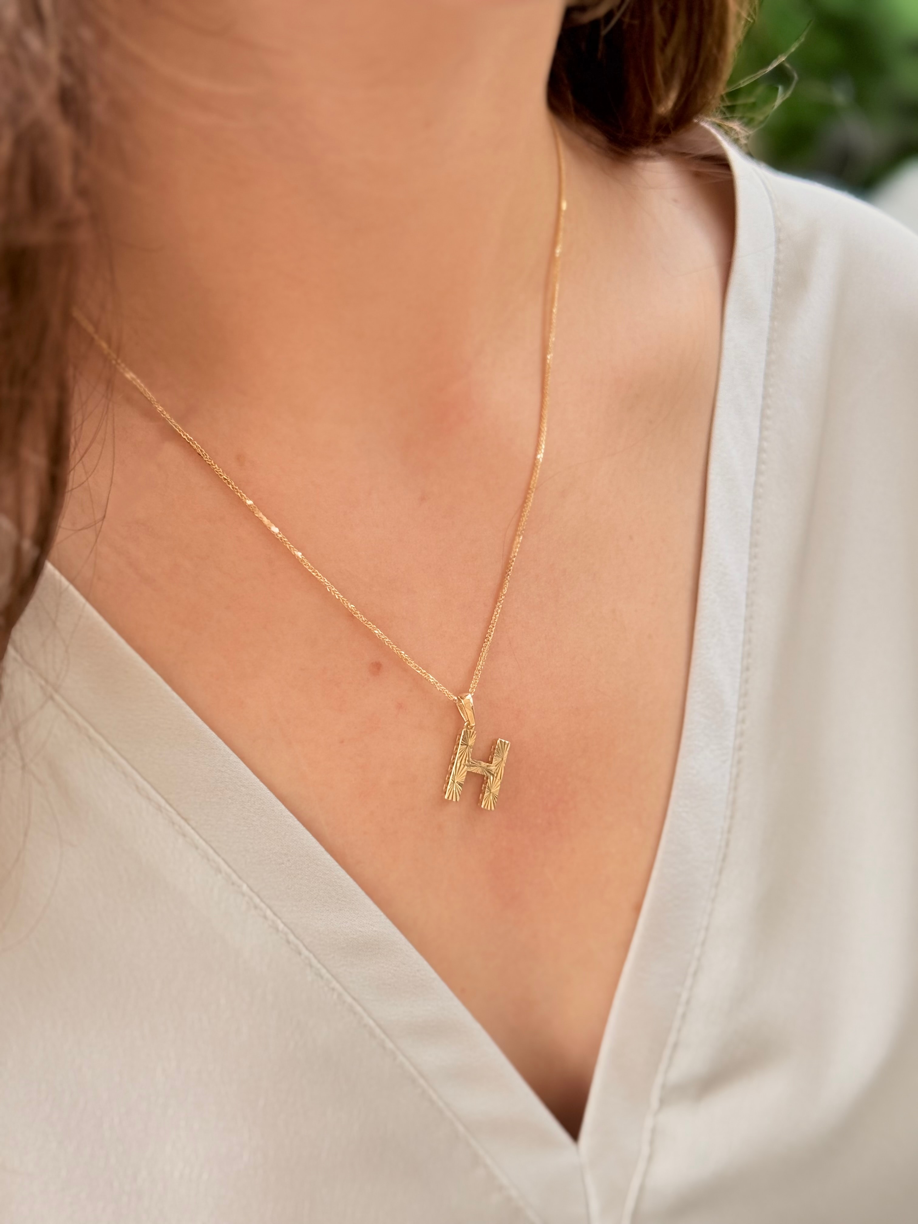 "H" Harf Kalemli Altın Kolye Ucu