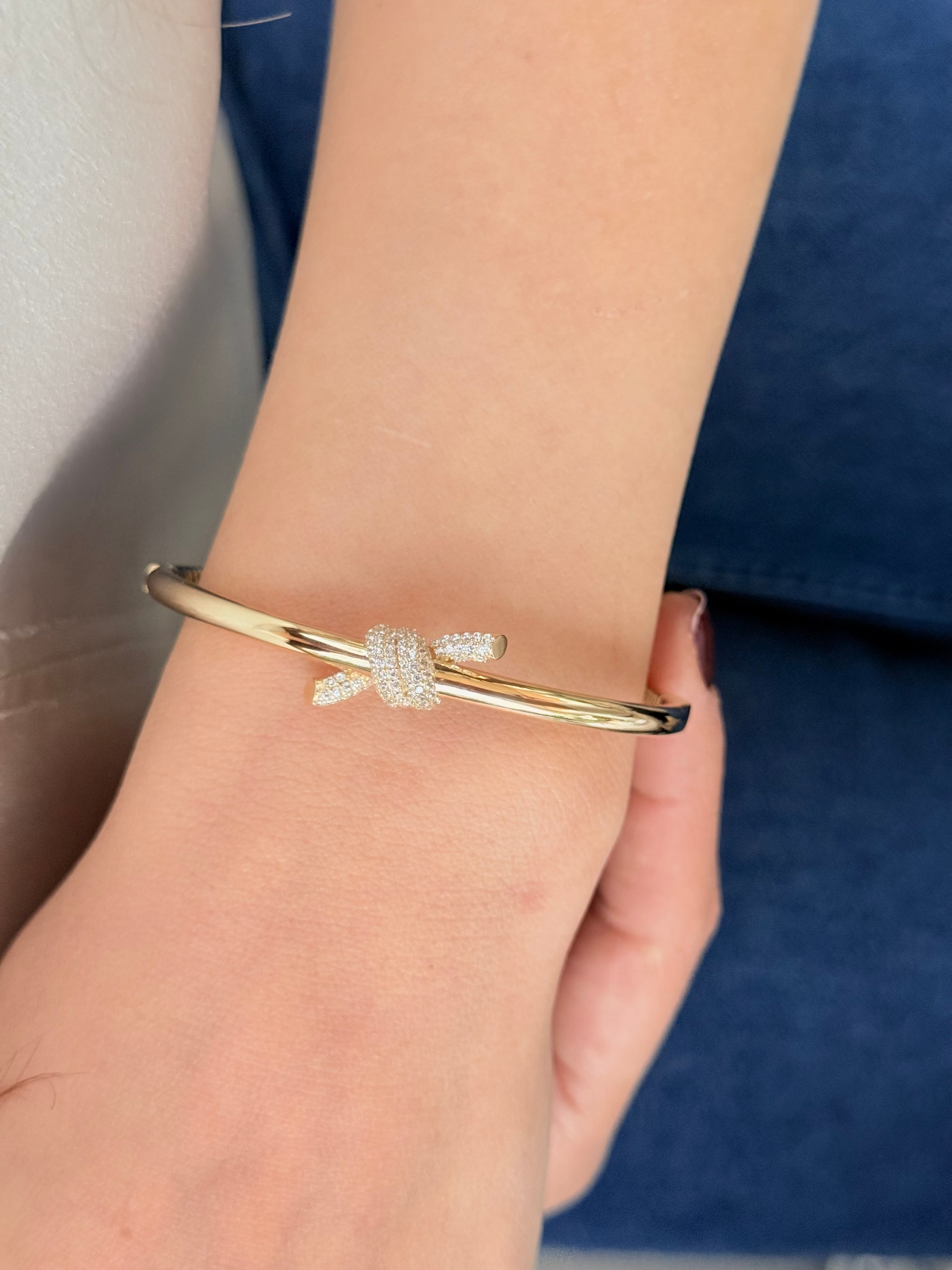 Fiyonk Altın Kelepçe