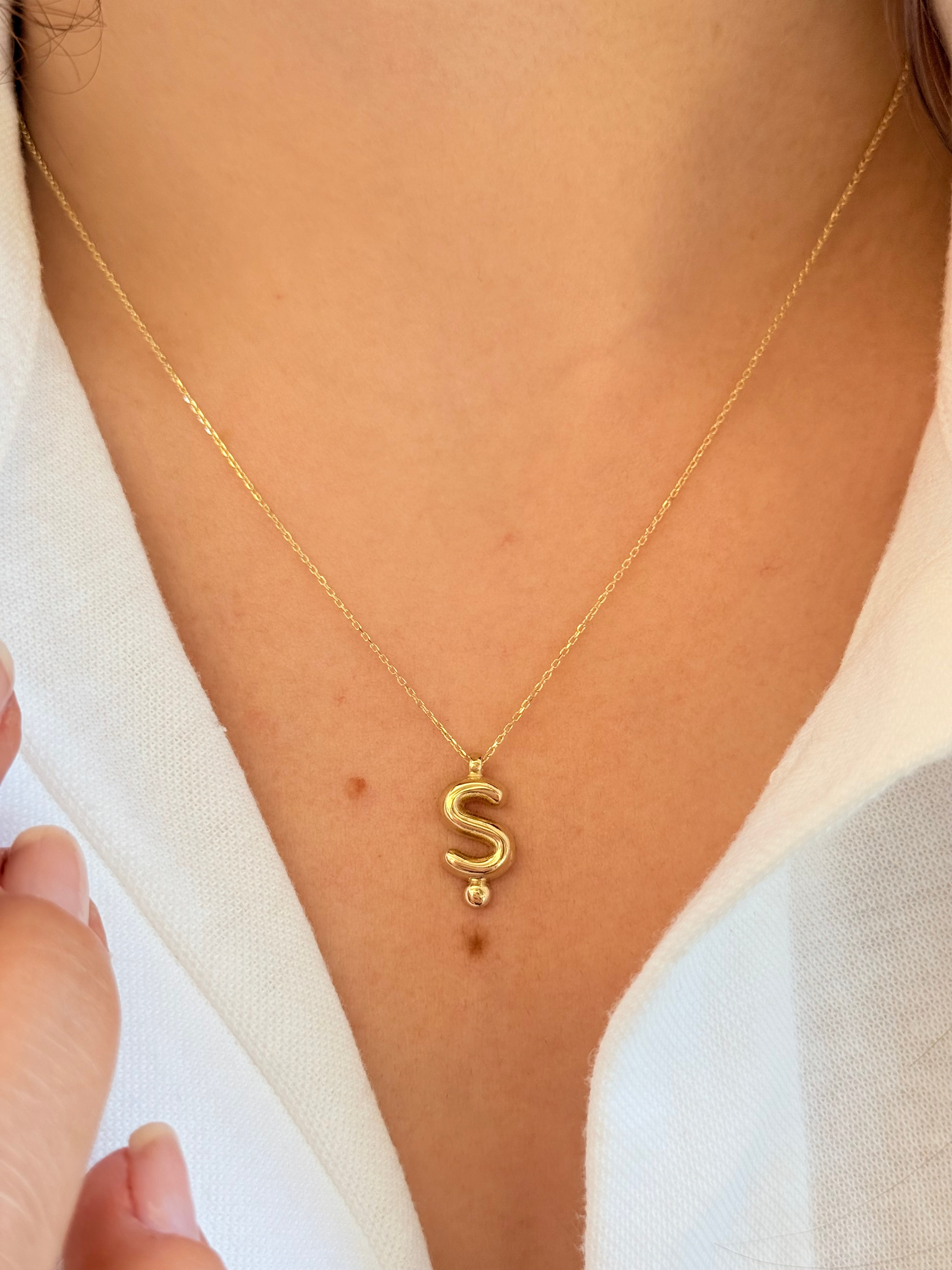 "Ş" Balon Harf Altın Kolye