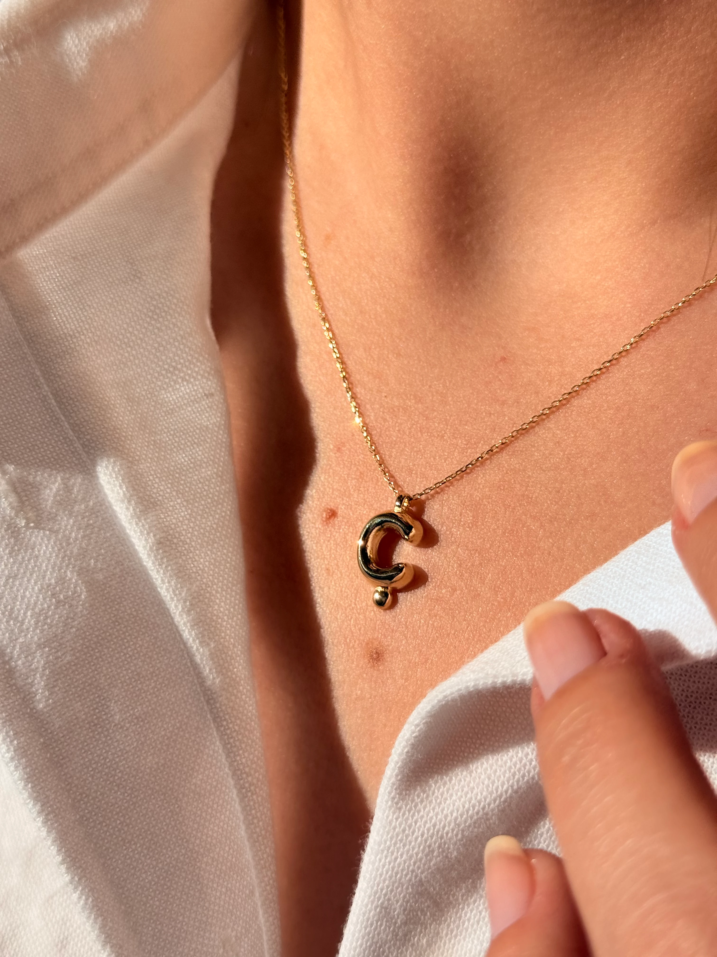 "Ç" Balon Harf Altın Kolye