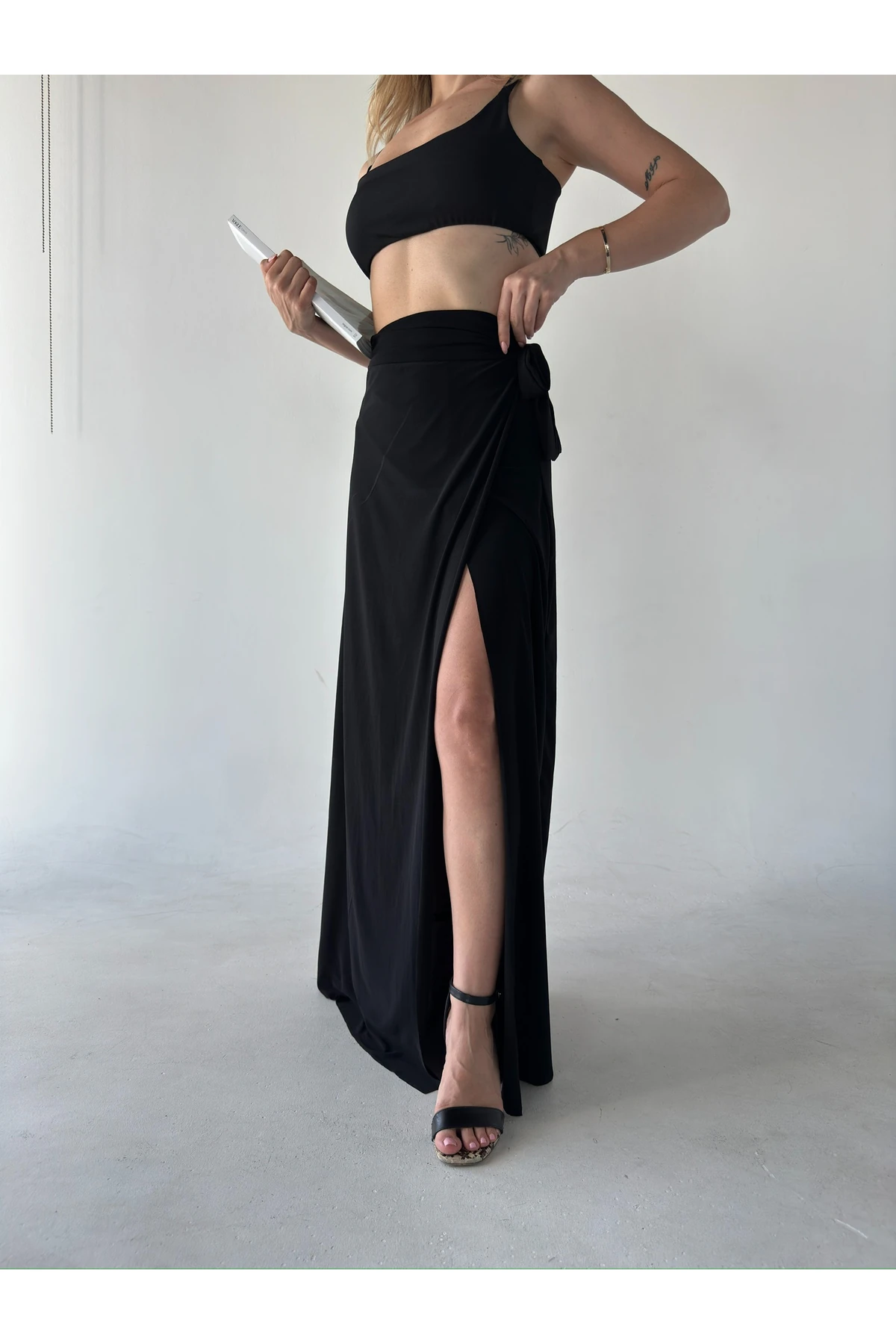 Kadın Alamode Siyah Etek Büstiyer 2'li Takım Yırtmaç Detaylı