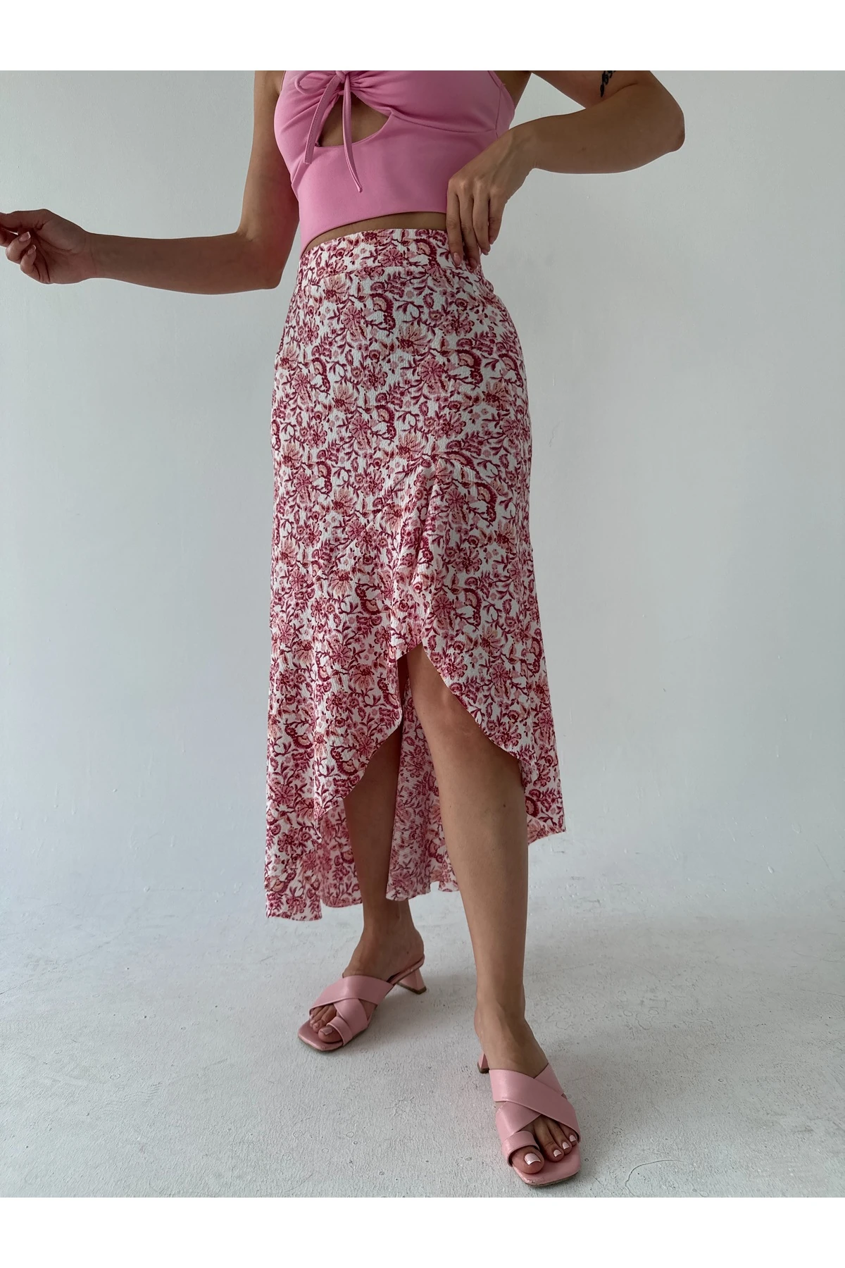 Pembe-Beyaz Desenli Asimetrik Bürümcük Etek