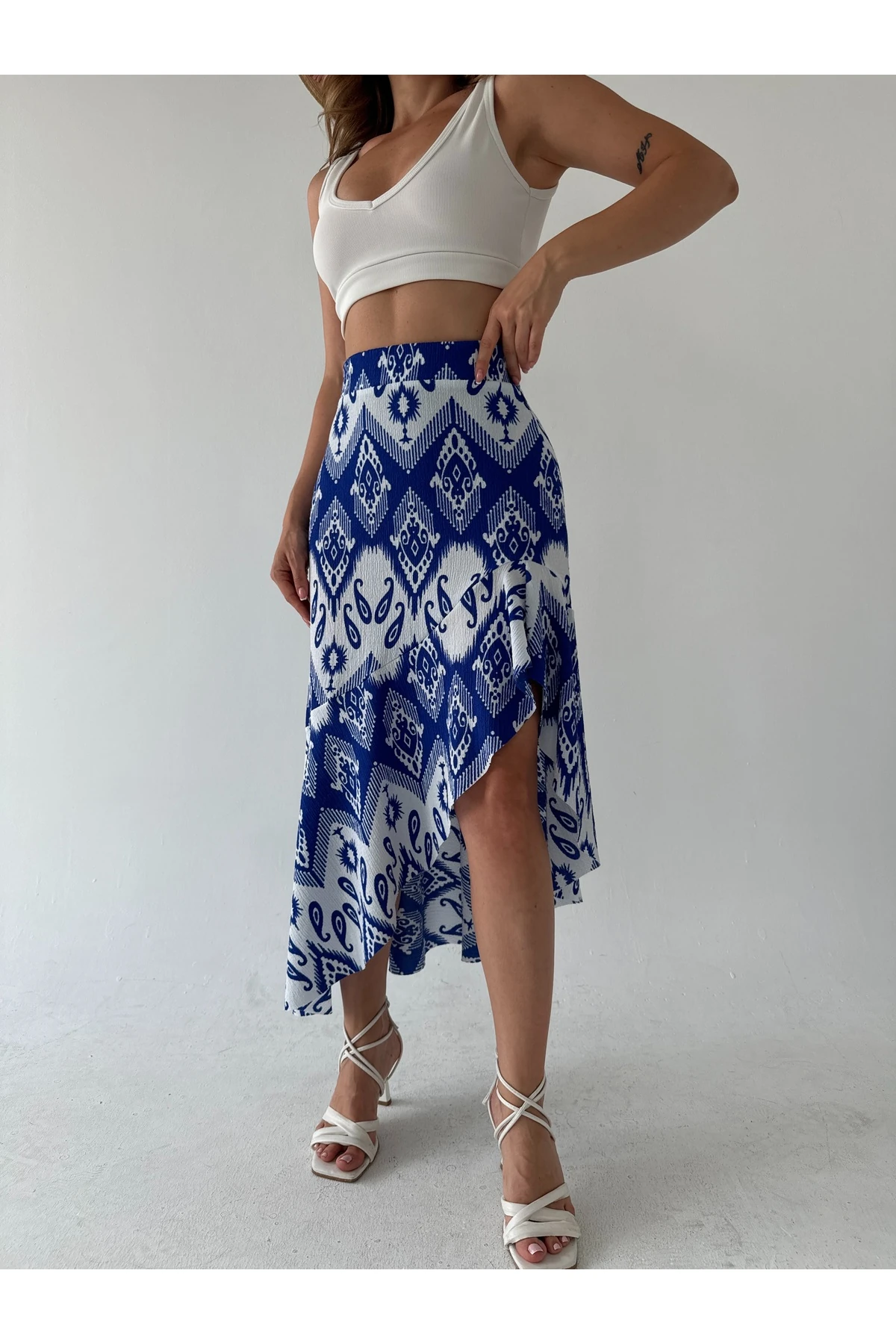 Desenli Asimetrik Bürümcük Etek