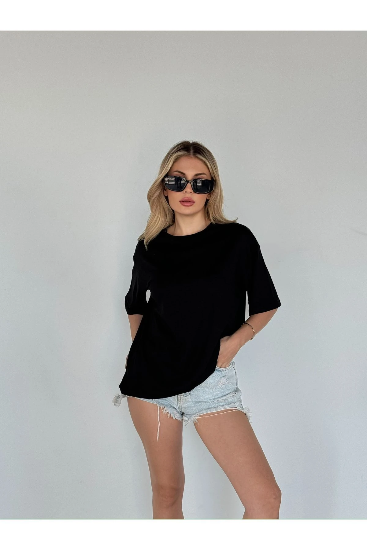 Mh Siyah Bisiklet Yaka Tişört