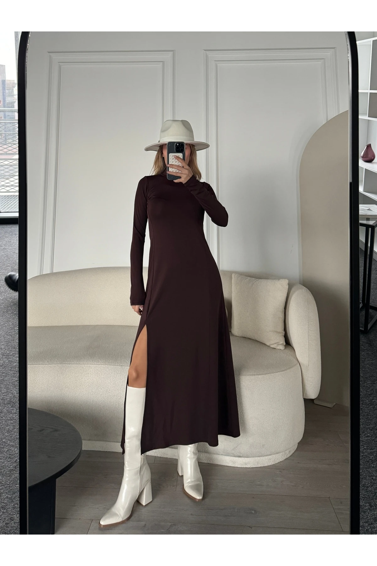UZUN KOLLU DERİN YIRMAÇLI MİDİ BOY ELBİSE