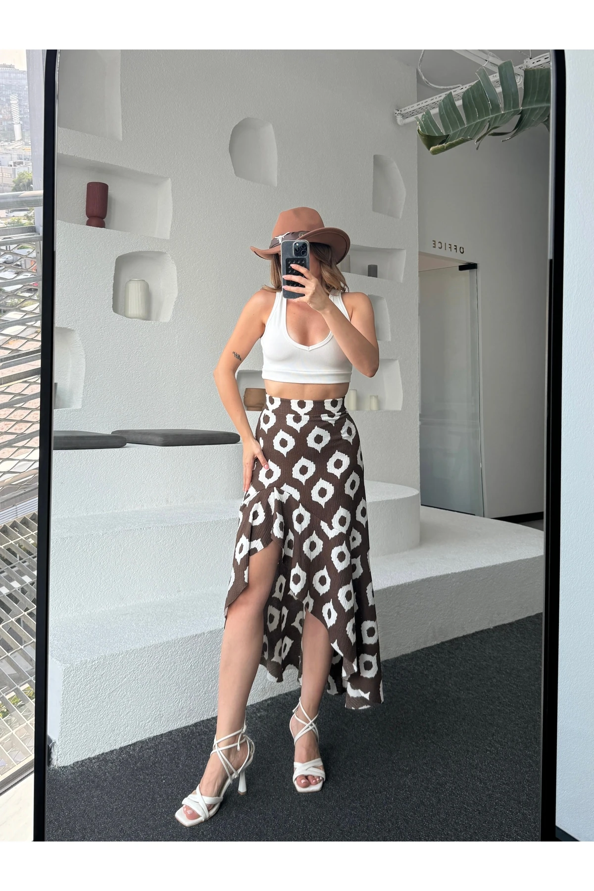 Kahve-Beyaz Desenli Asimetrik Bürümcük Etek