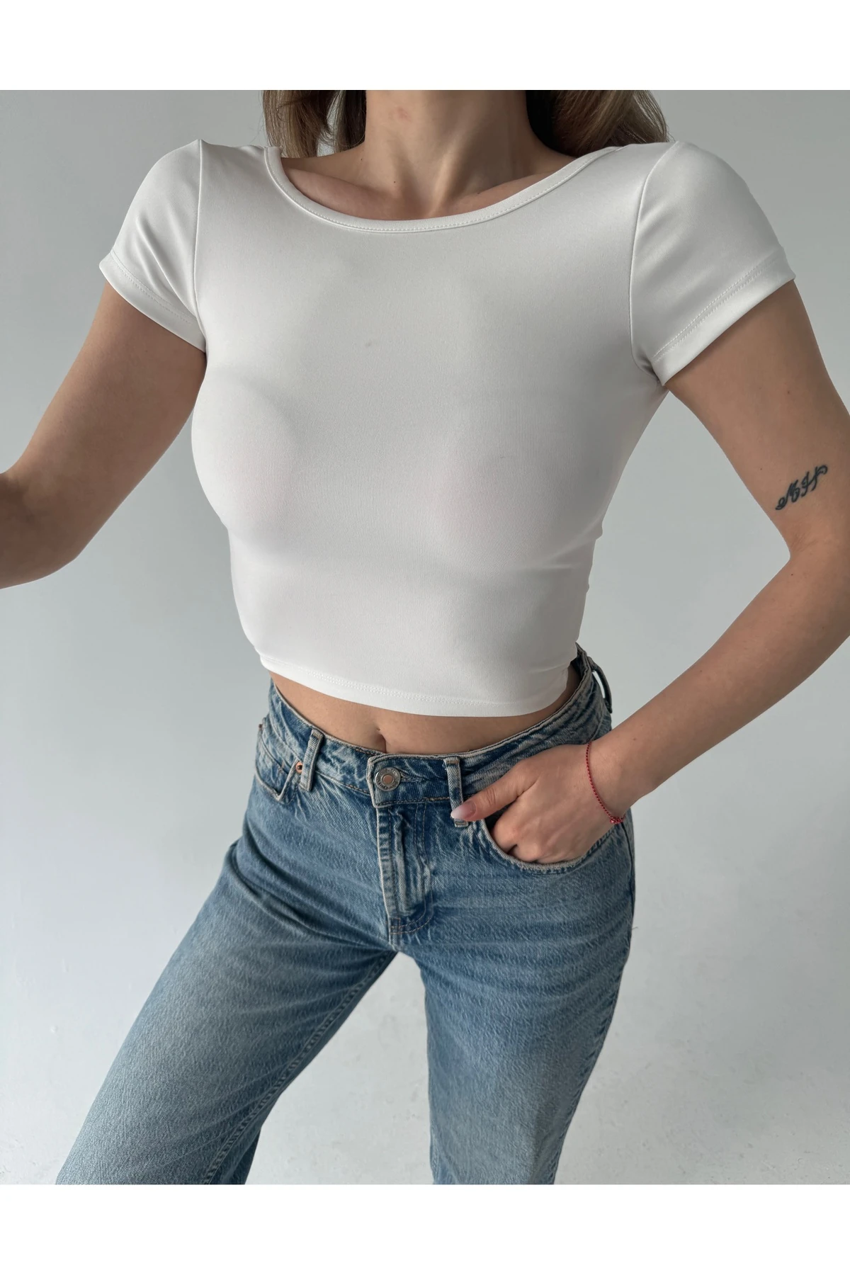 Kadın Ekru Sırt Dekolteli Kısa Kollu Crop