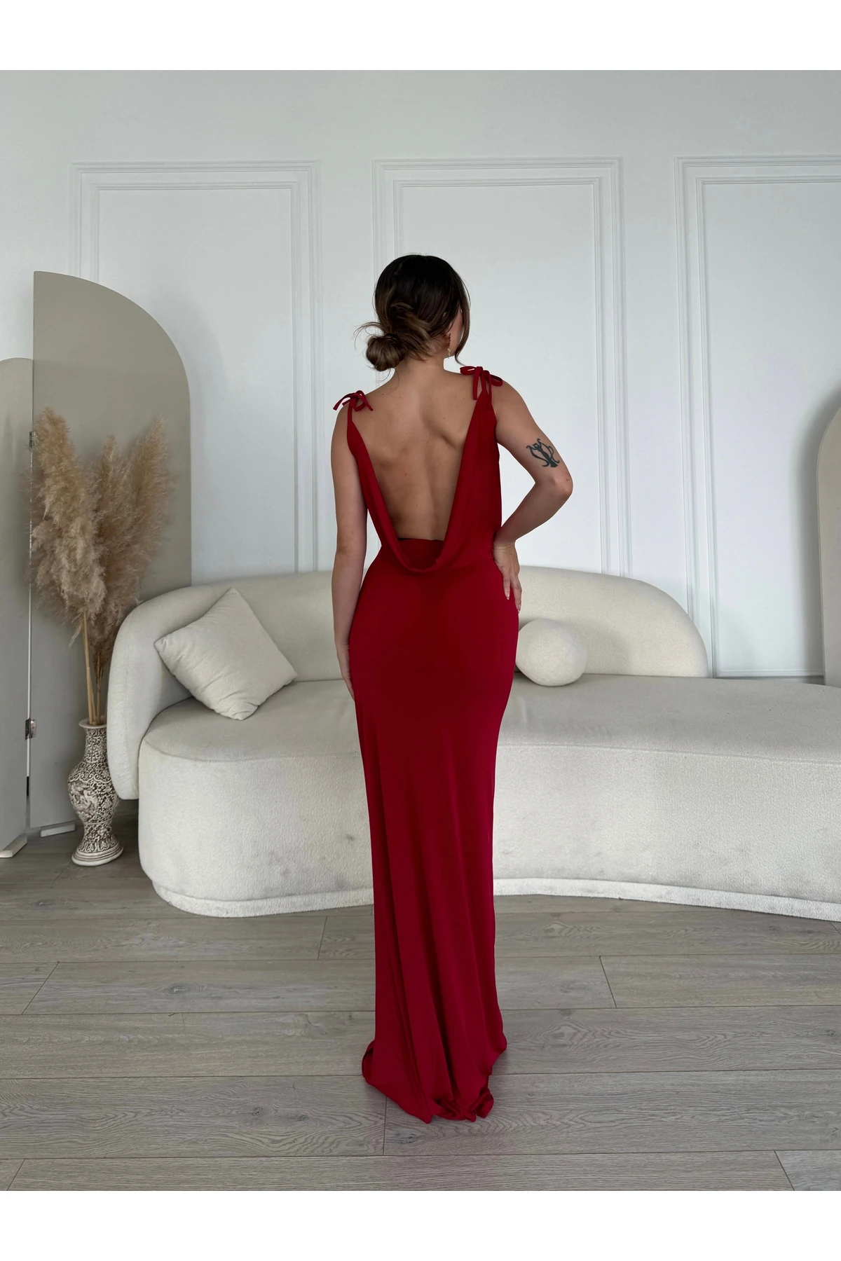 Sırt Dekolteli Degaje Elbise