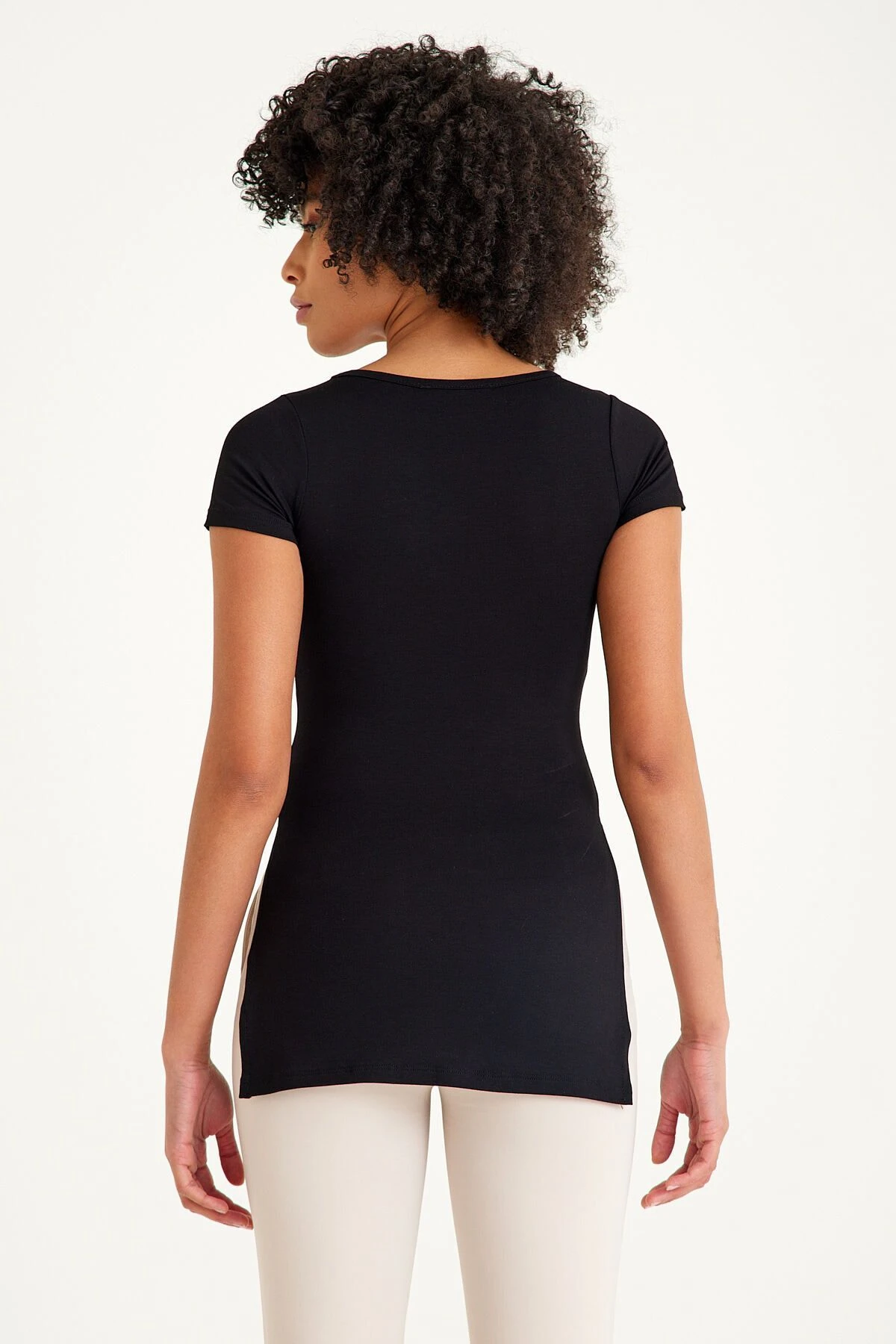 Mh U Yaka Yırtmaçlı Siyah T-shirt Body