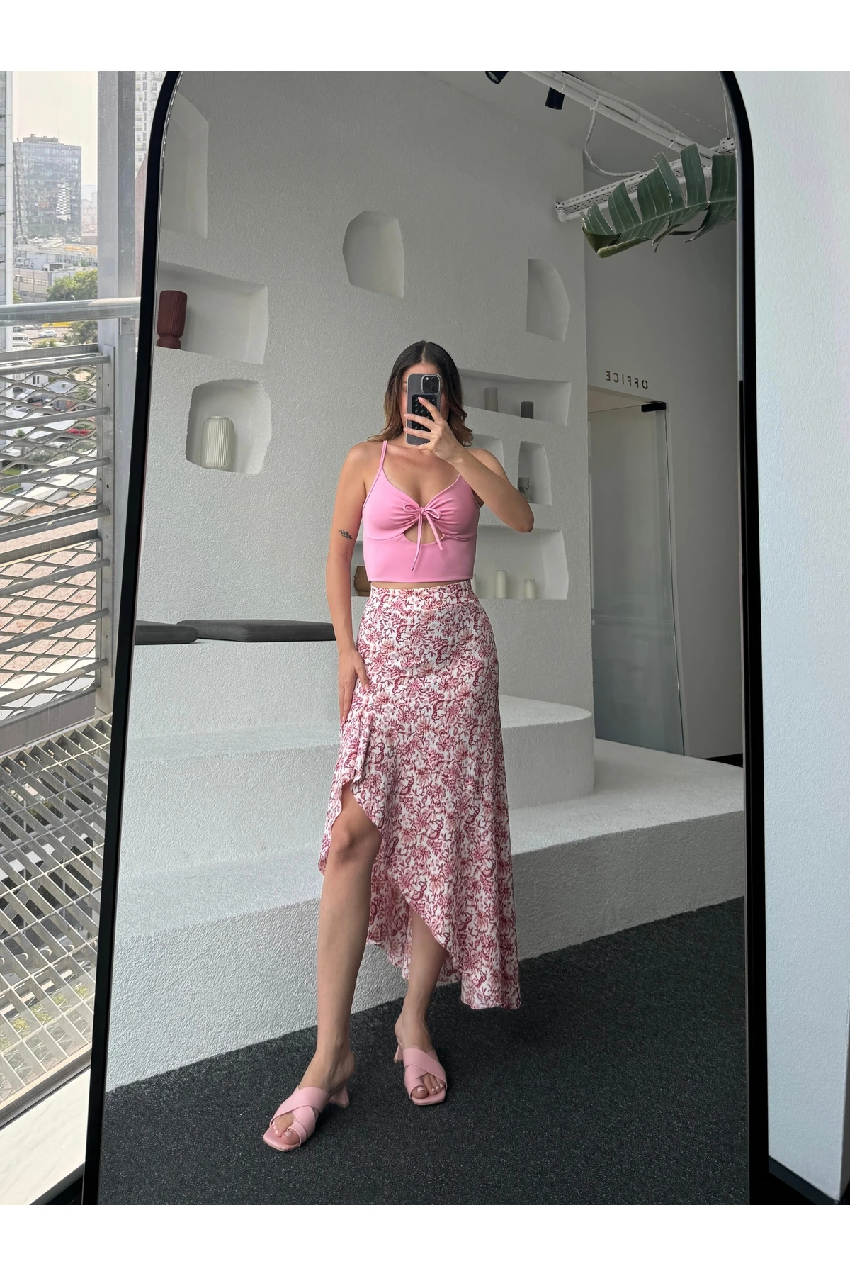 Pembe-Beyaz Desenli Asimetrik Bürümcük Etek