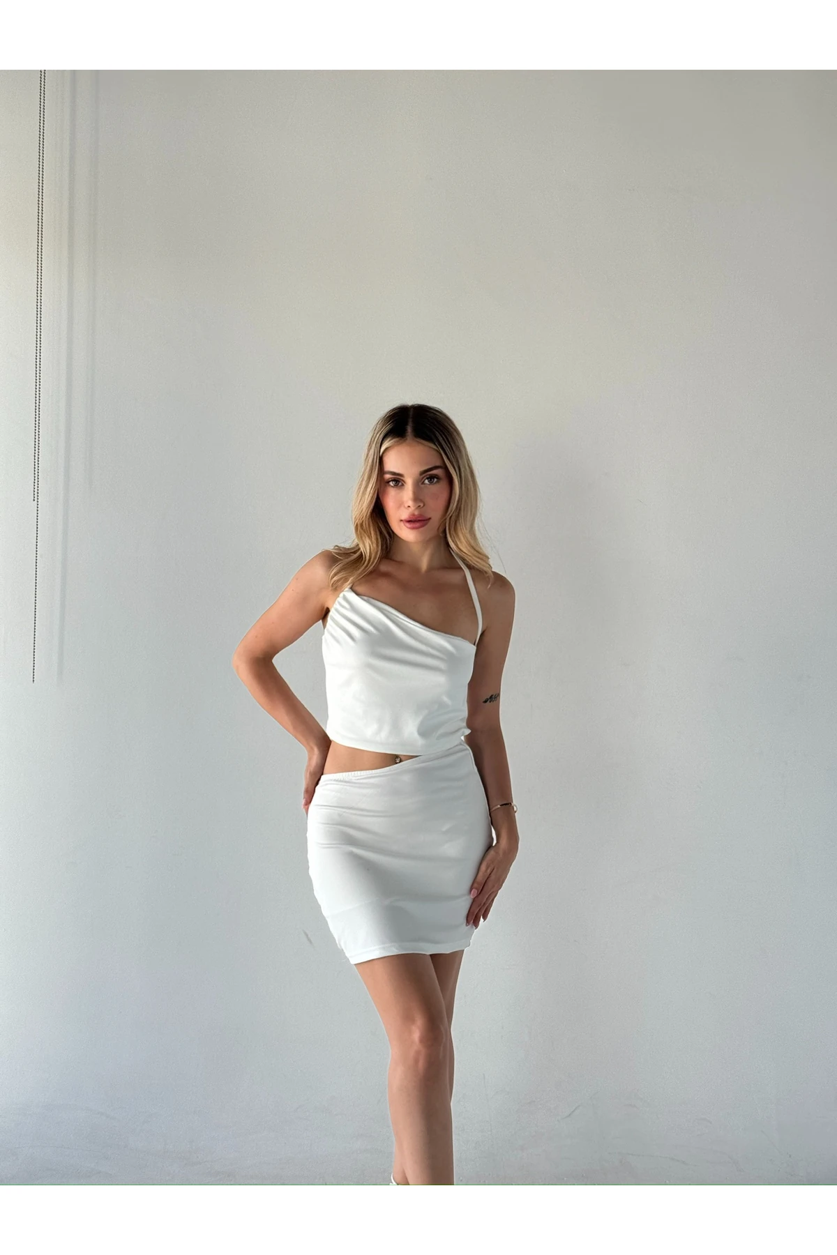 Mh Cut Out Beyaz Elbise