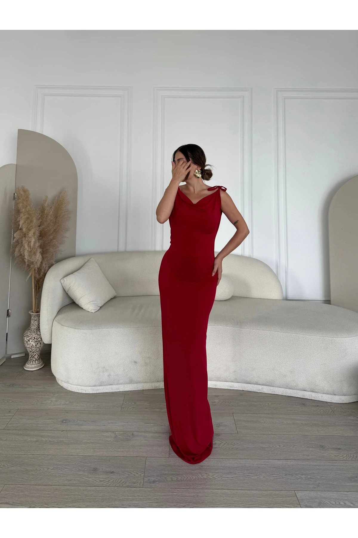 Sırt Dekolteli Degaje Elbise