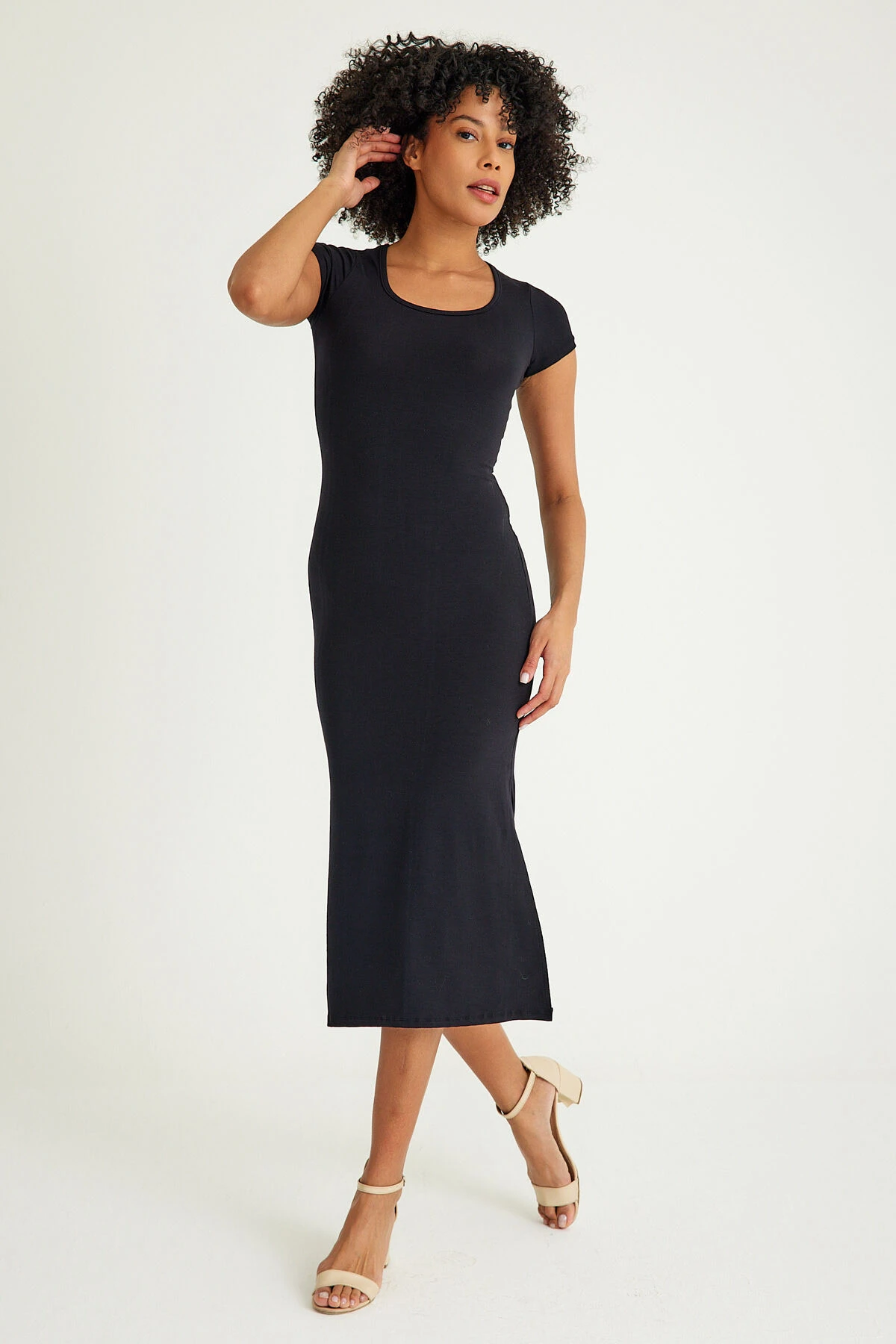 Mh Kısa Kollu Yırtmaç Detaylı Kare Yaka Elbise