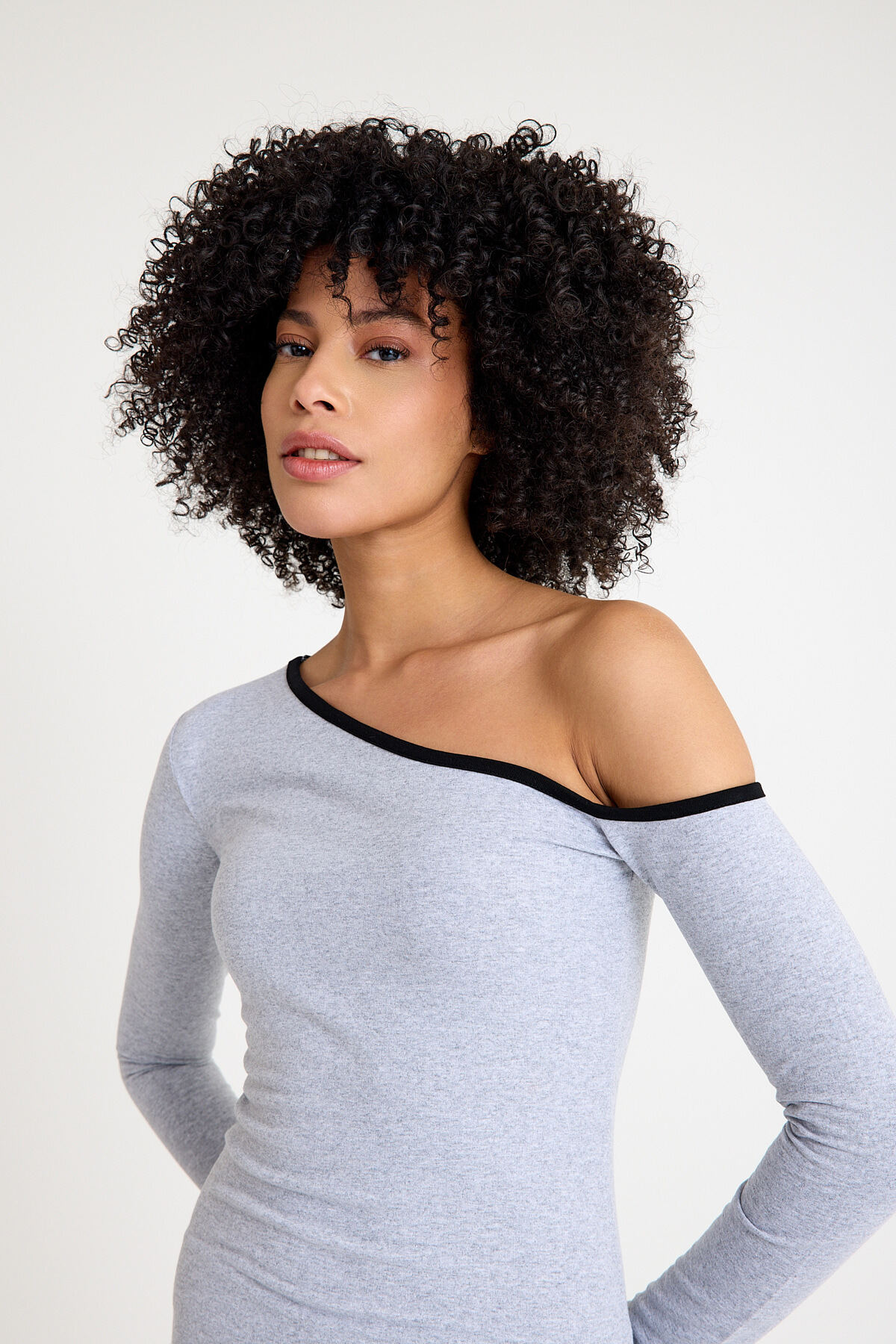 Omuz Detaylı Asimetrik 2'li Alt Üst Takım