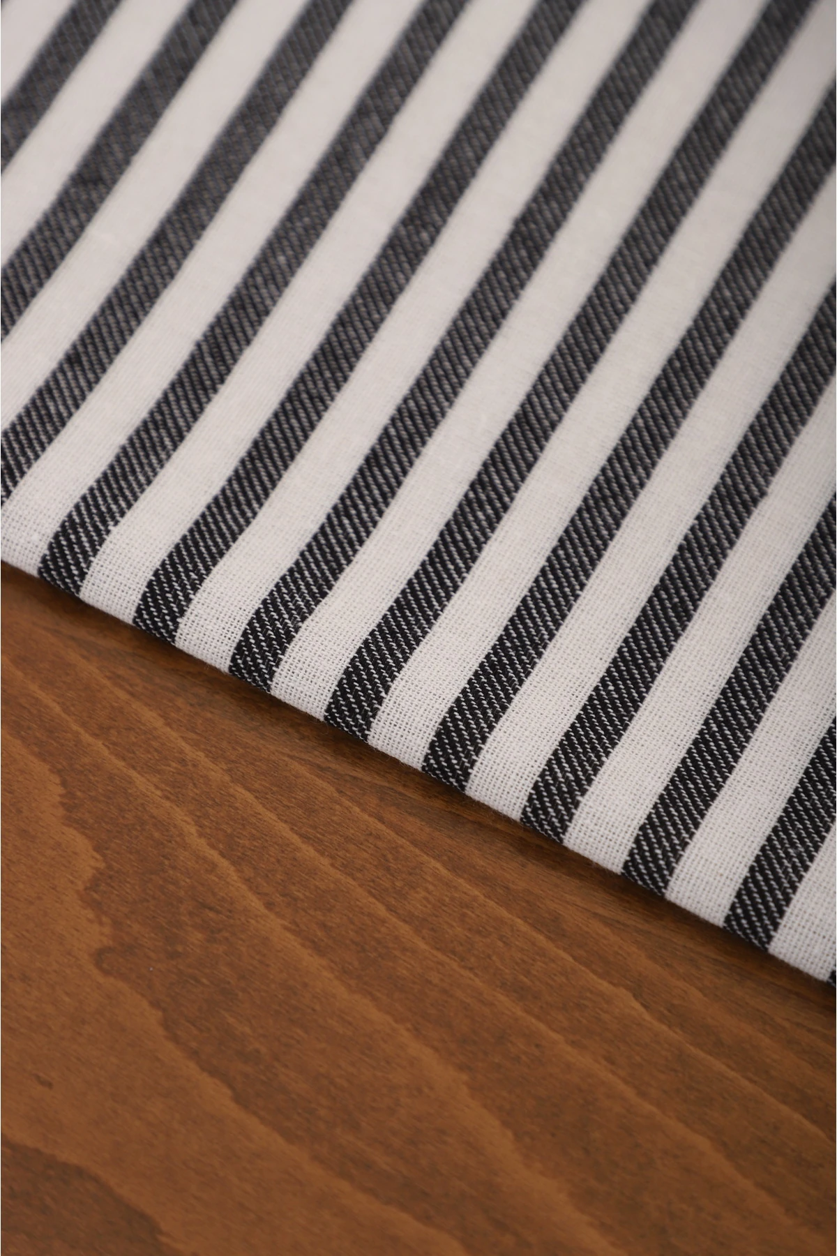 Yıkanmış Siyah Çizgili Keten Runner - Siyah - 40 x 150